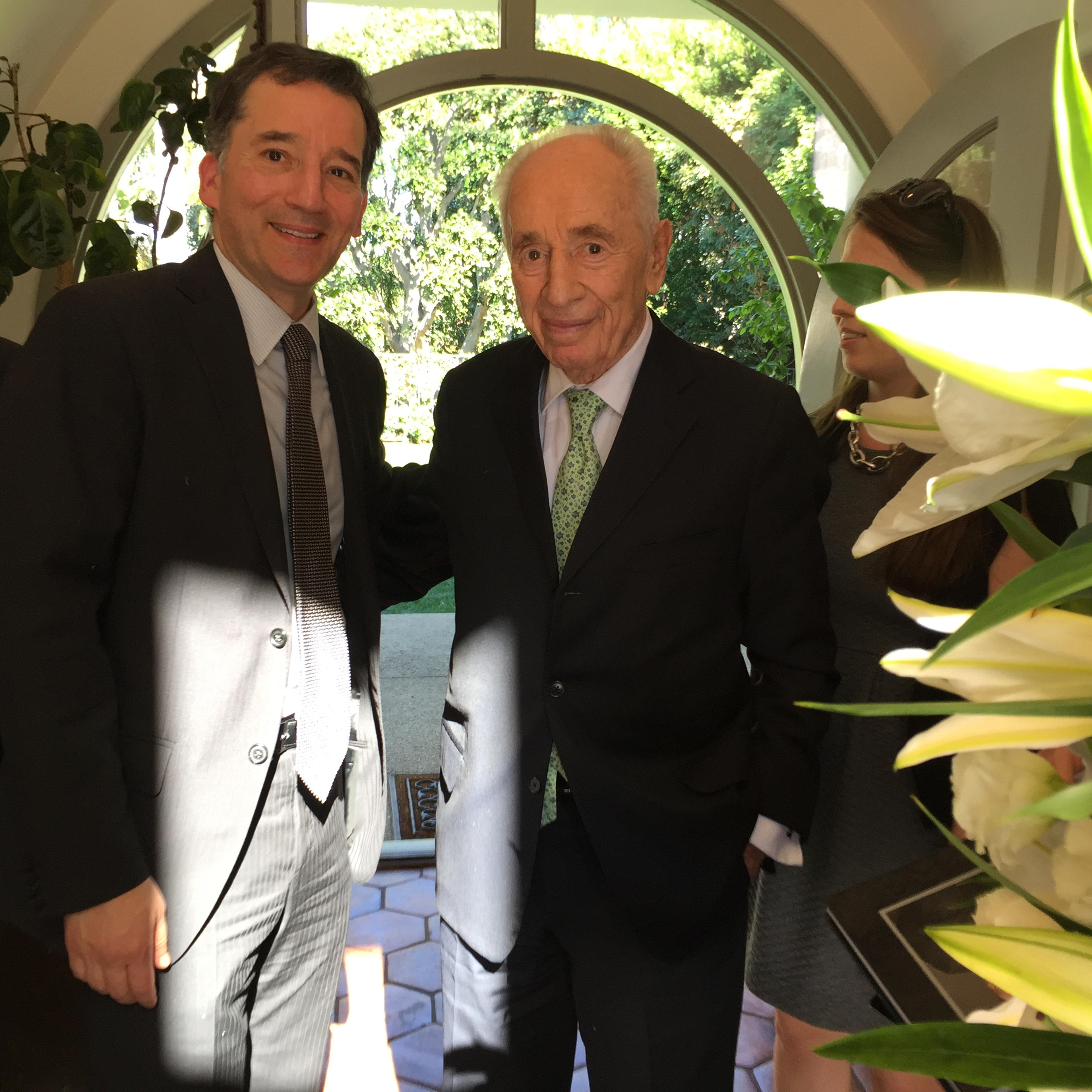 Rabbi David Wolpe and Shimon Peres at the home of Julie and Marc Platt in Los Angeles in February 2015.