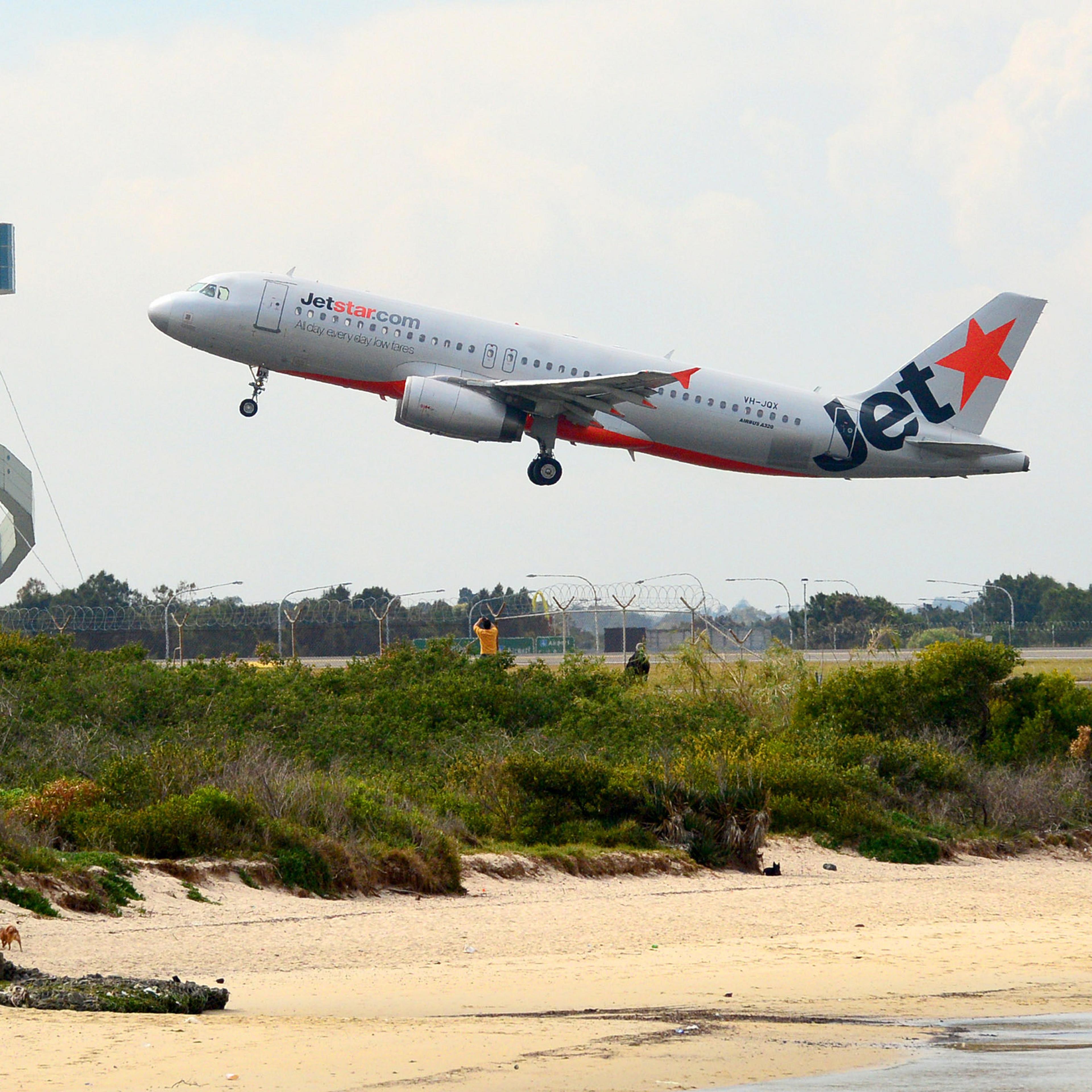 Qantas Returns to Profit as Emirates Tie-Up Boosts Long-Haul