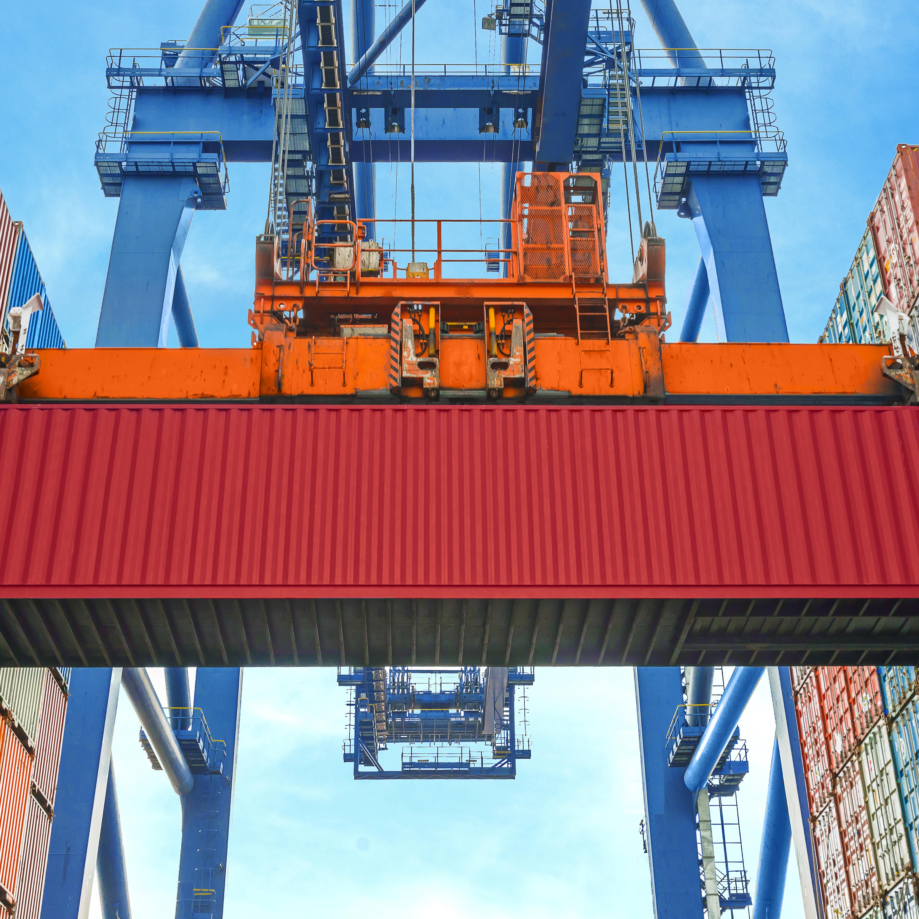 crane-cargo-container