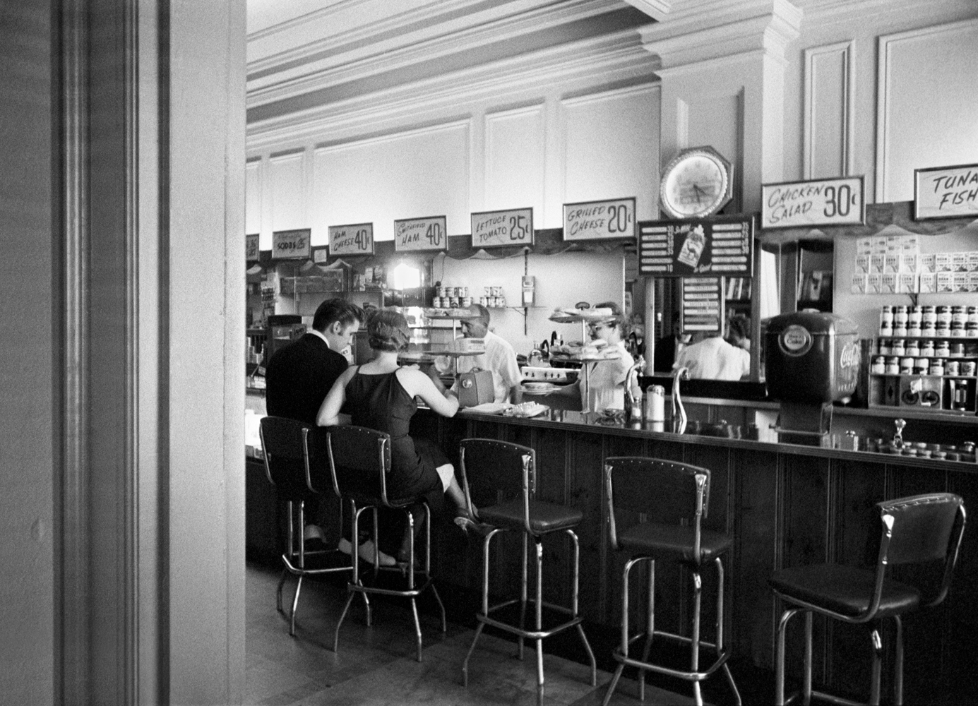 June 30, 1956. Coffee shop at the Jefferson Hotel, Richmond, Virginia. My most popular picture… the New York Times wouldn’t put the kiss on their website, but I have sold more of these (titled Grilled Cheese 20 cents) than all my others combined.