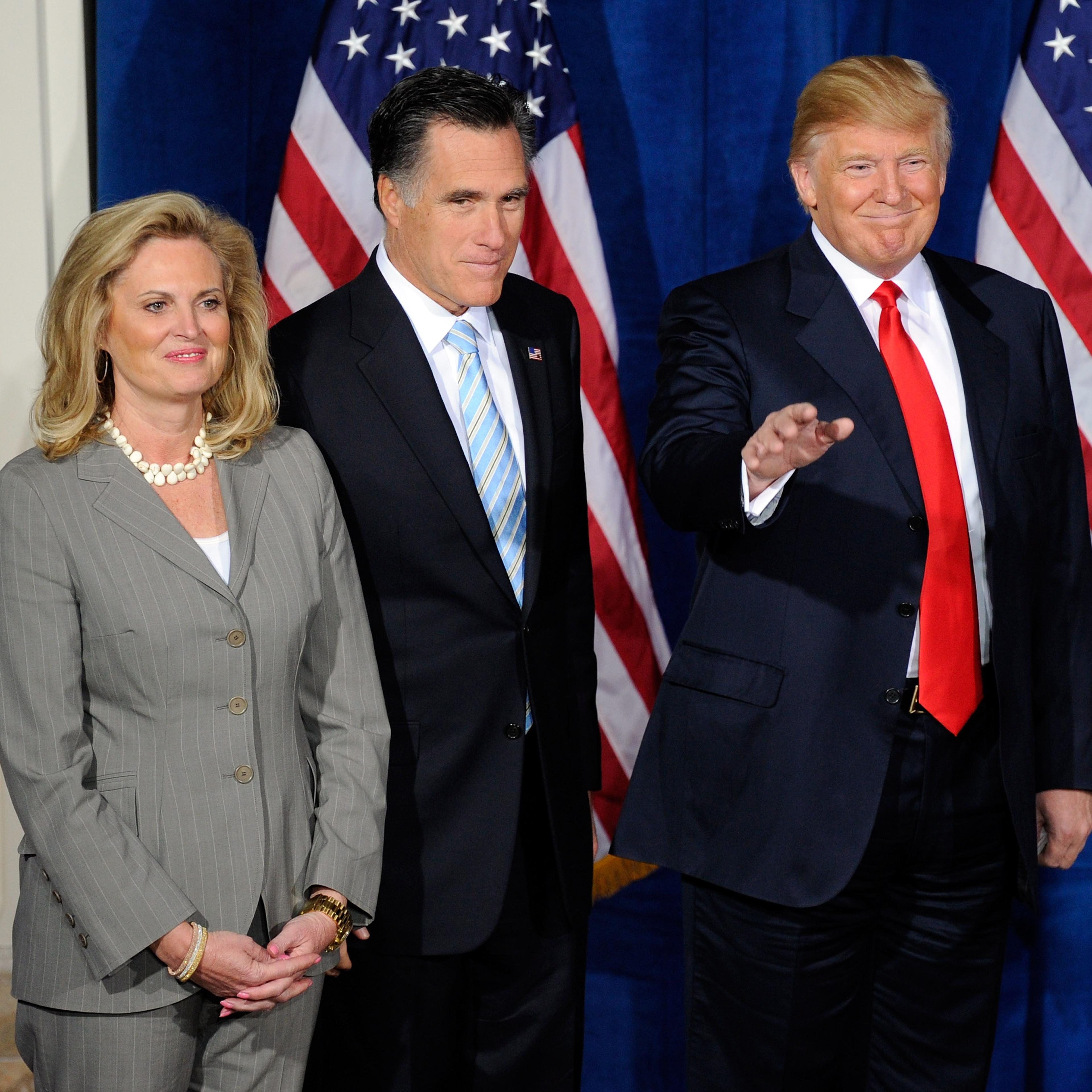 donald trump posing with celebrities
