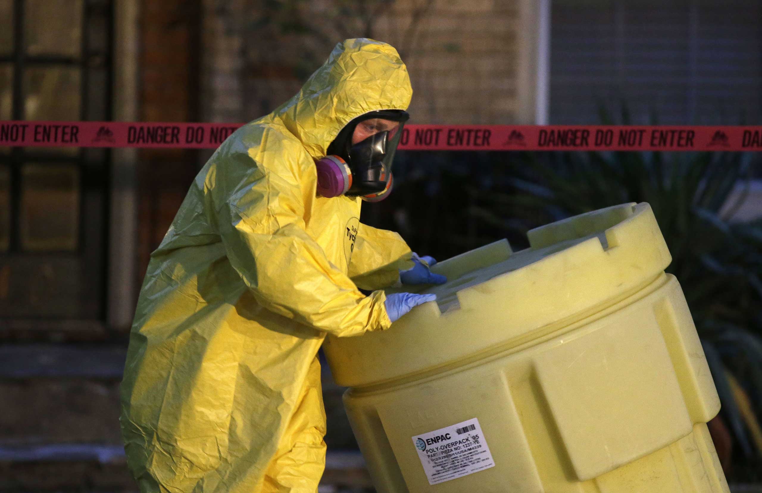 Ebola Dallas Texas Hospital Woker