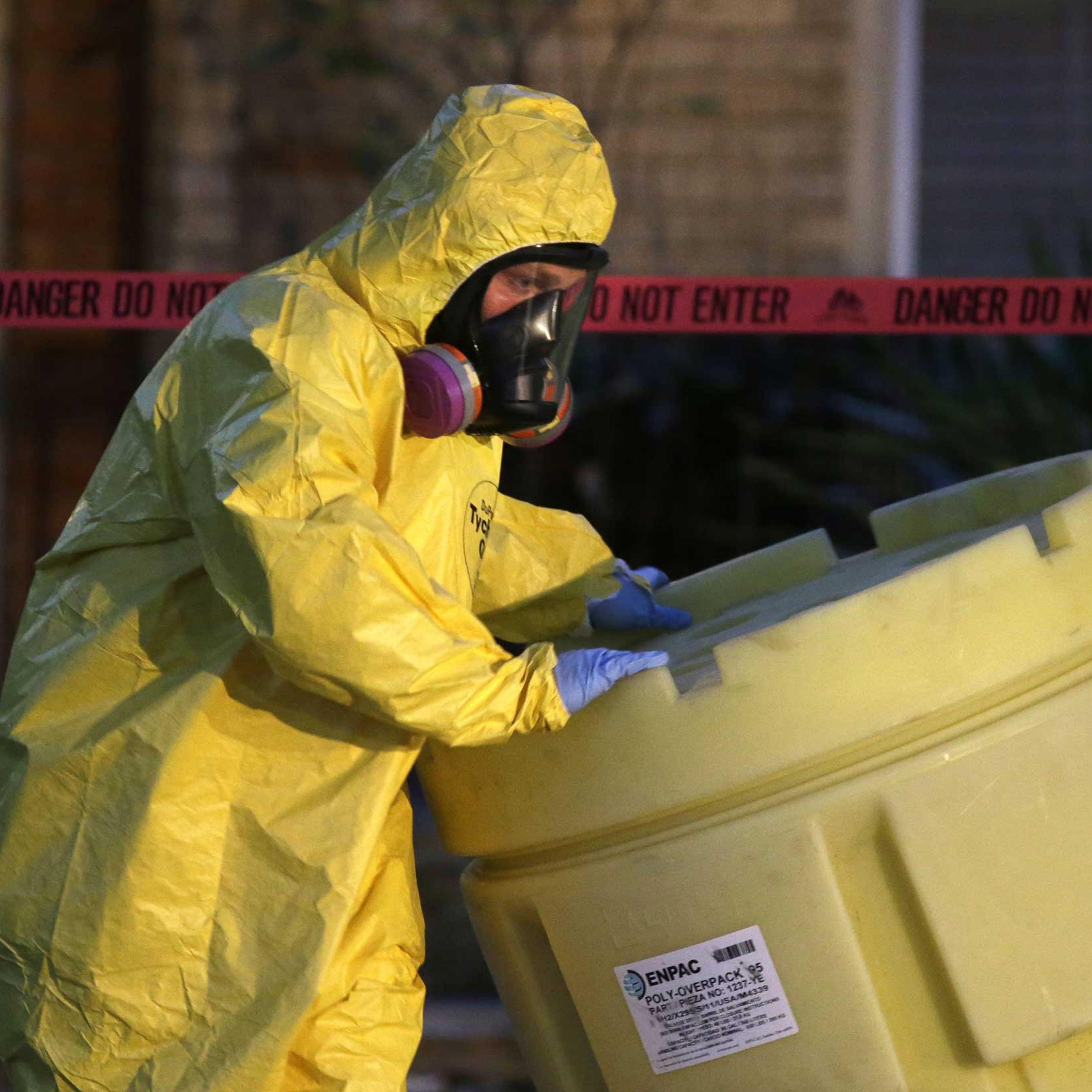 Ebola Dallas Texas Hospital Woker