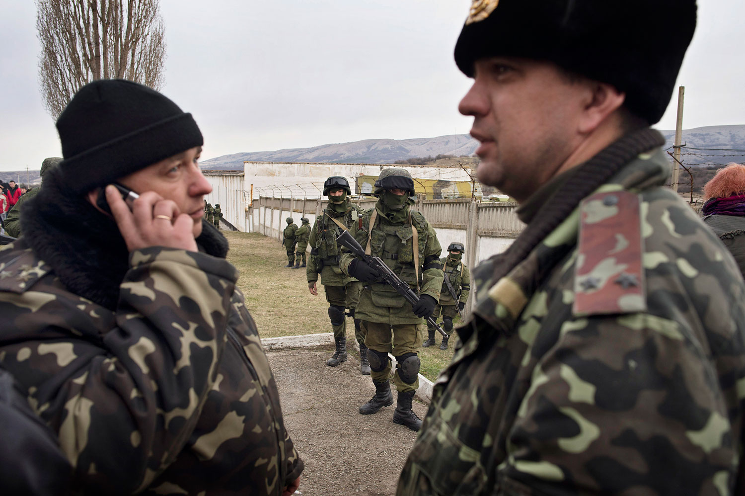 SIMFEROPOL, Ukraine March 03 2014The Ukrainian commander, Col. Sergei Starozhenko, 38, told reporters the unmarked troops had arrived about 5 a.m. and “they want to block the base.” He said he expected them to bring reinforcements and call for talks. Ask