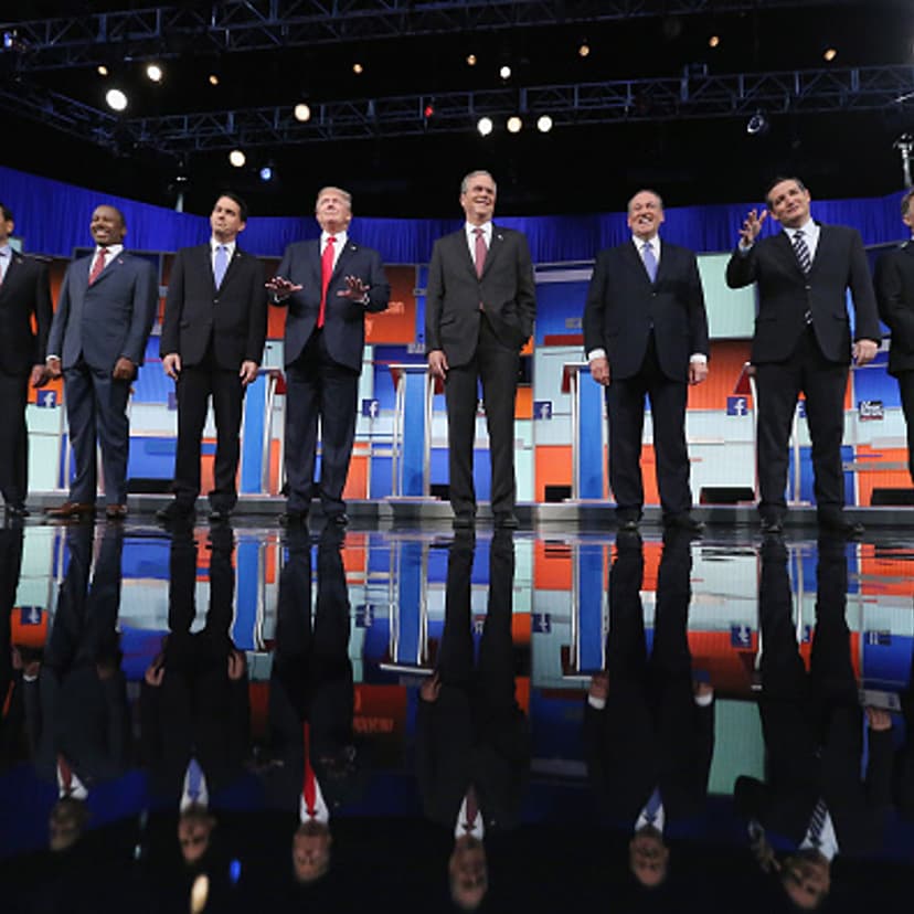 Republican presidential candidates (L-R) New Jersey Gov. Chris Christie, Sen. Marco Rubio (R-FL), Ben Carson, Wisconsin Gov. Scott Walker, Donald Trump, Jeb Bush, Mike Huckabee, Sen. Ted Cruz (R-TX), Sen. Rand Paul (R-KY) and John Kasich take the stage f