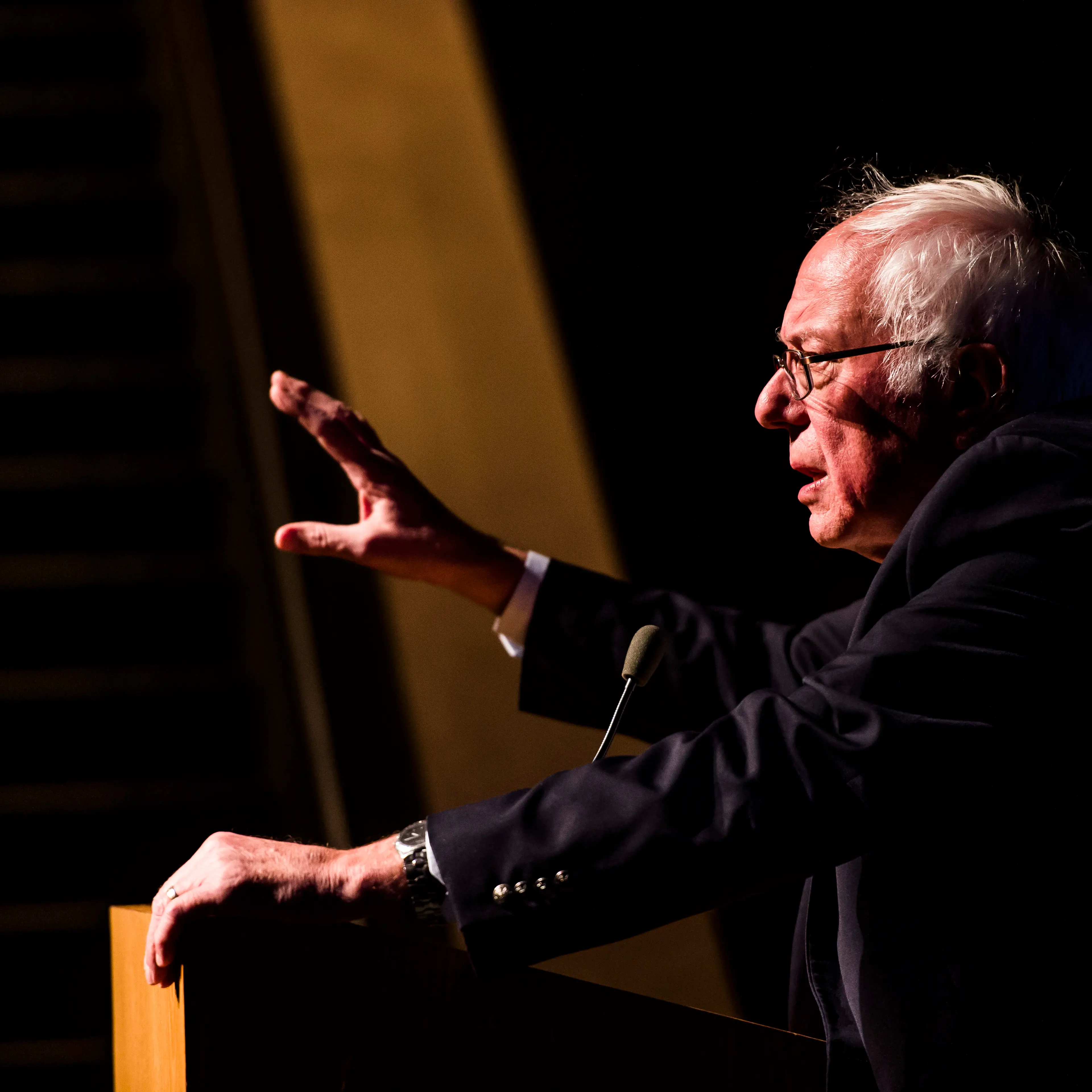 Bernie Sanders campaigns for Democrats in Colorado