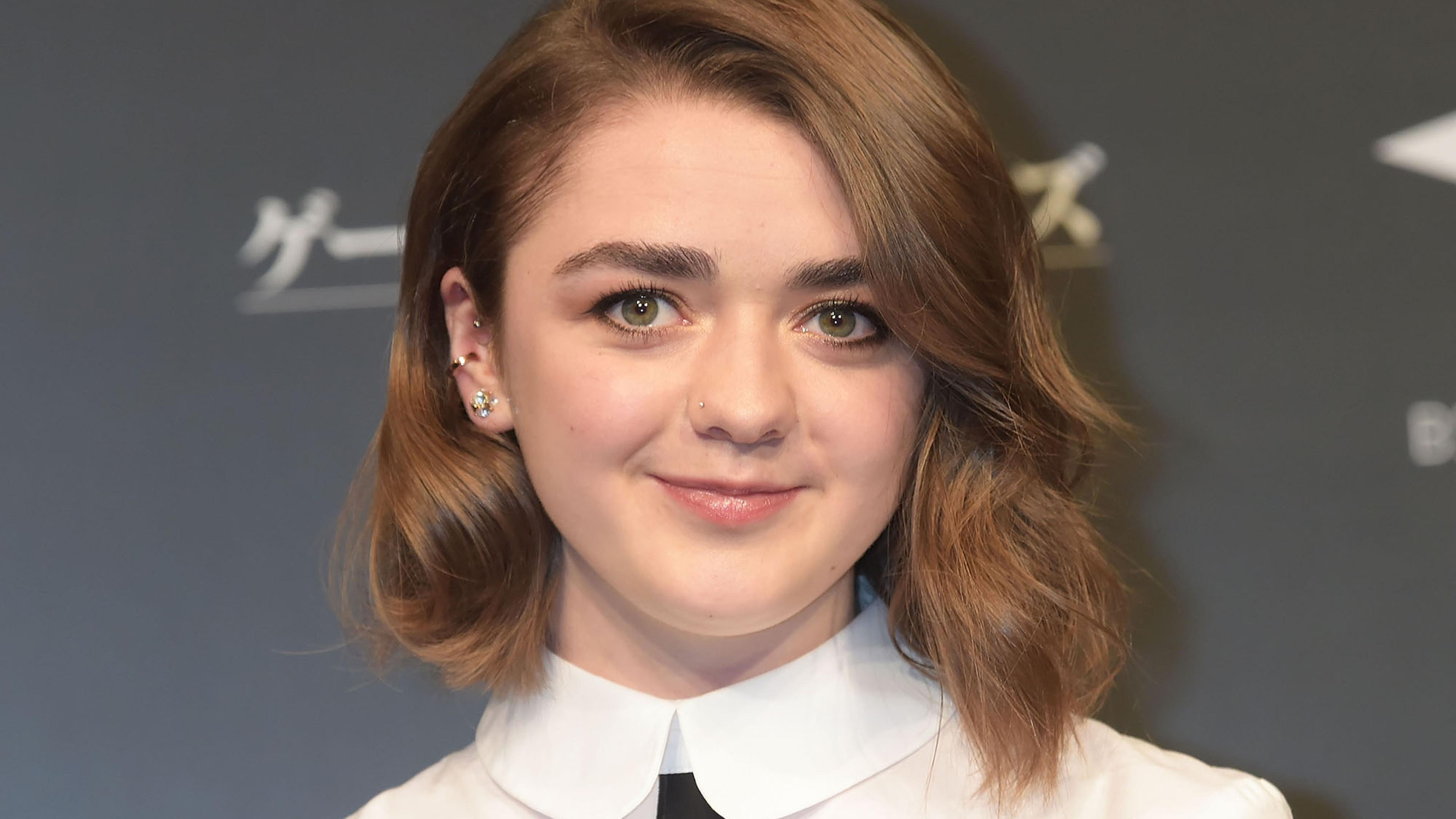 maisie williams braless lace dress Game of Thrones' Maisie Williams just shut down the Daily Mail over a headline | indy100