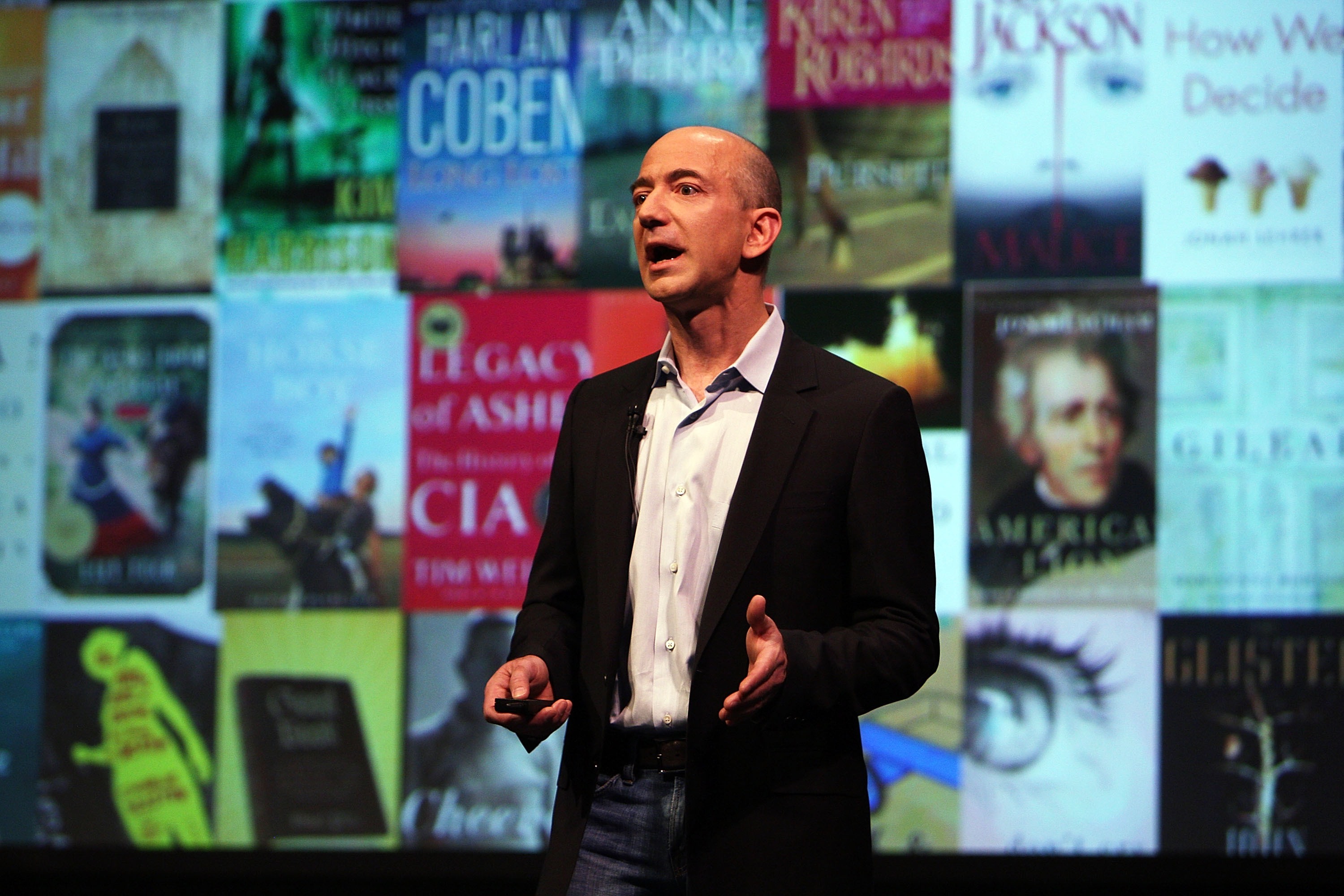 Amazon CEO Jeff Bezos Debuts The New Kindle DX At NYC's Pace University