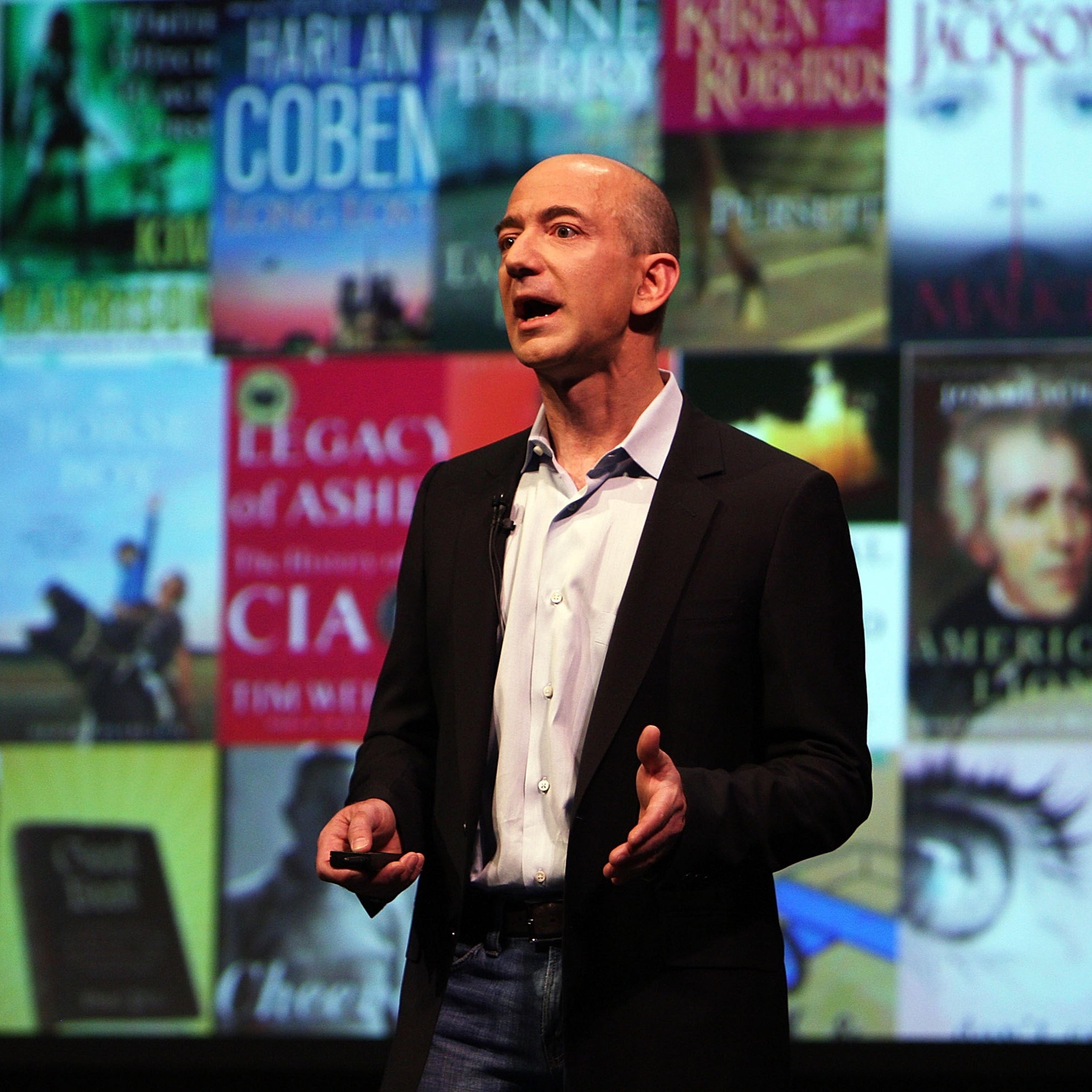 Amazon CEO Jeff Bezos Debuts The New Kindle DX At NYC's Pace University