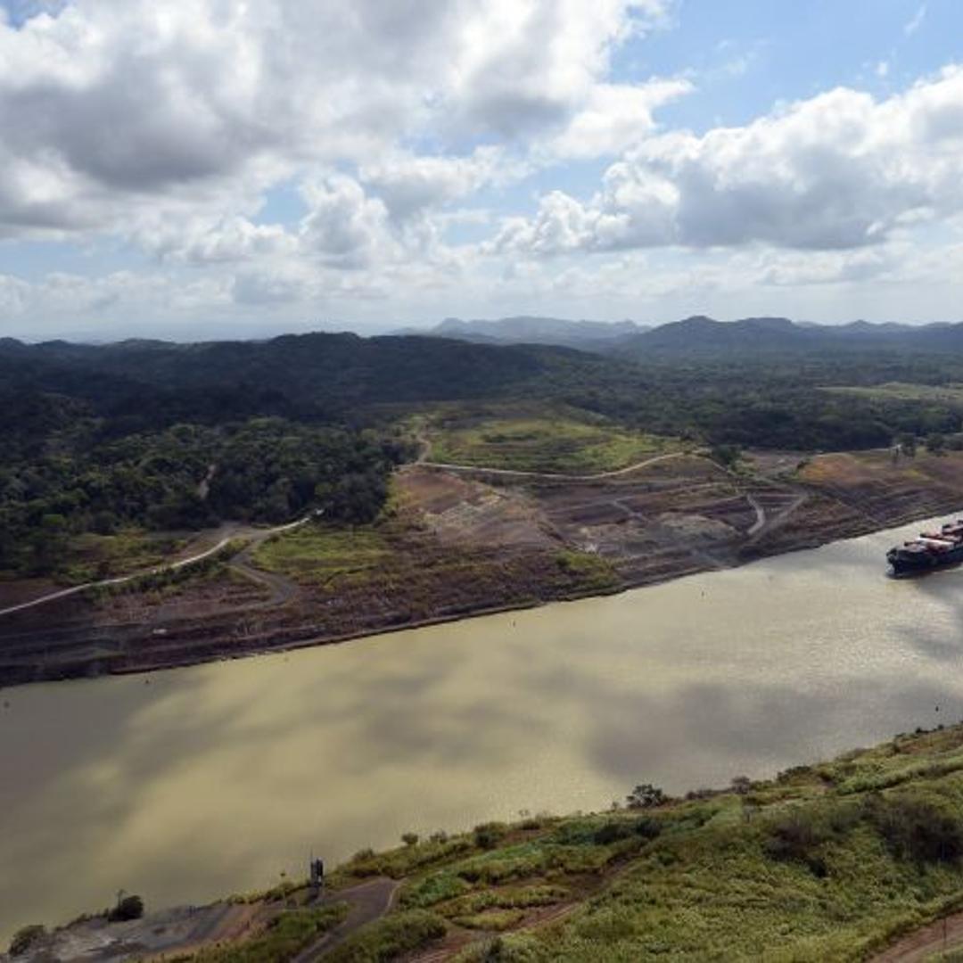 PANAMA-CANAL-LOCKS