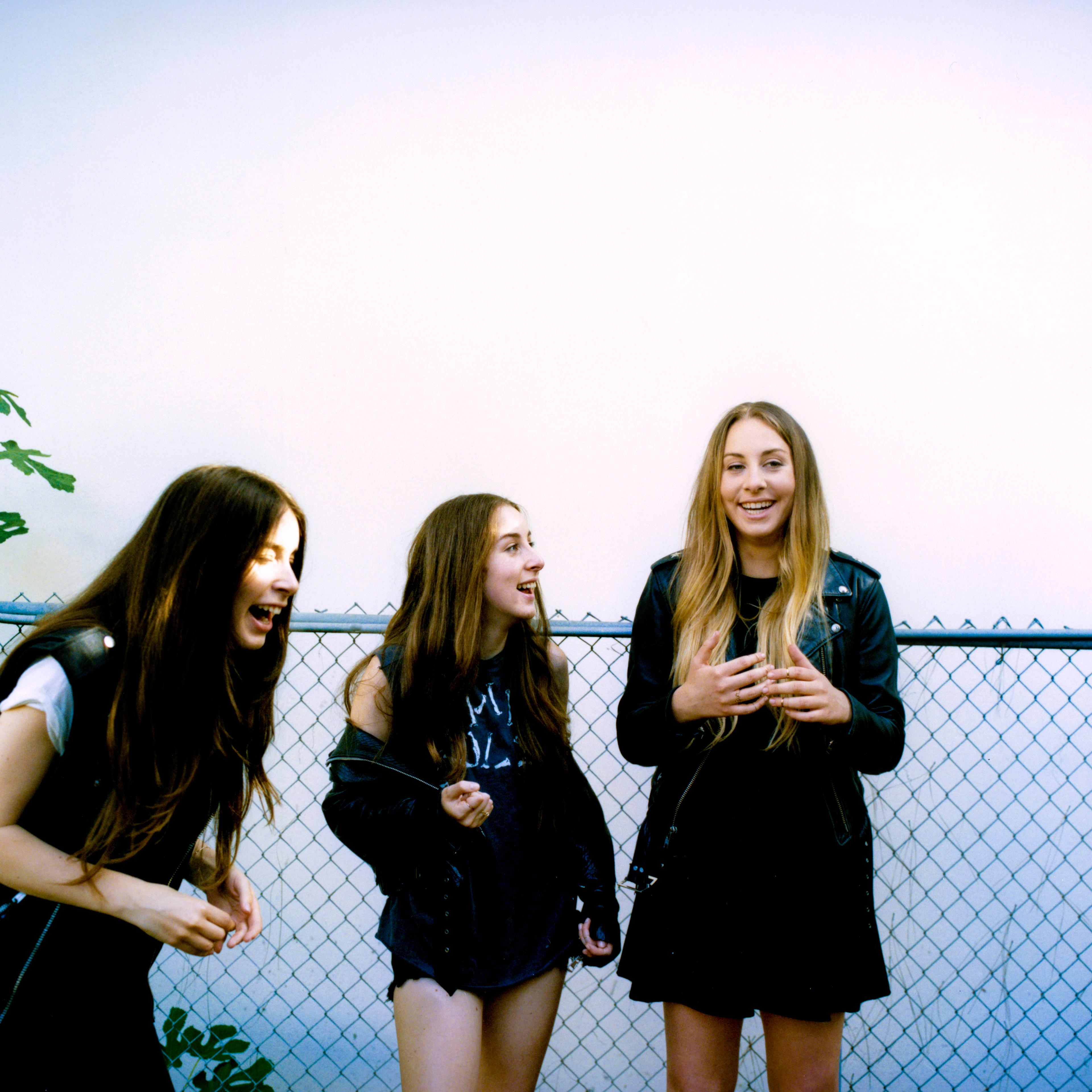From left to right: Danielle, Alana and Este Haim.