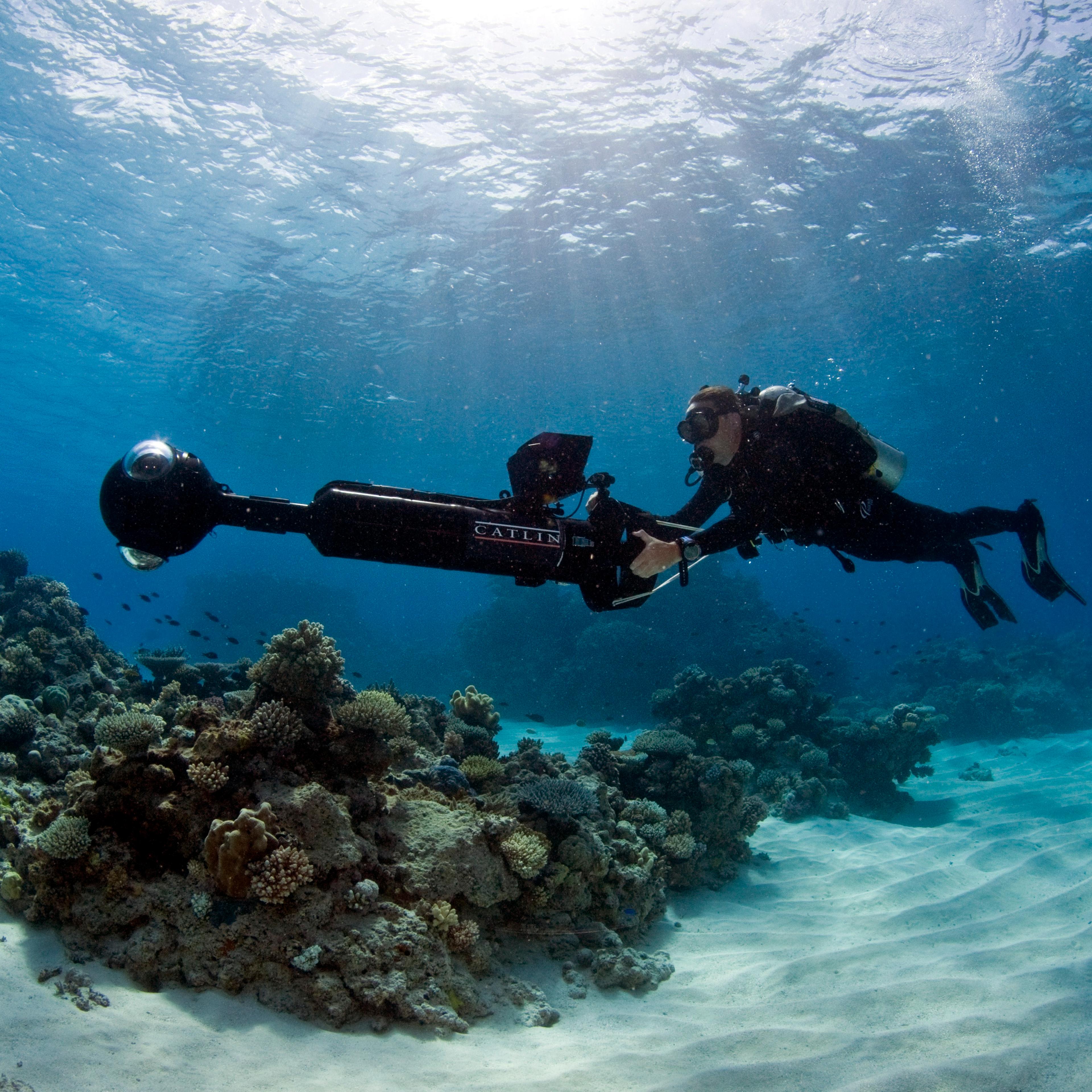 The SVII camera can take hundreds of photos of coral reefs, turning them into 360-degree panoramas