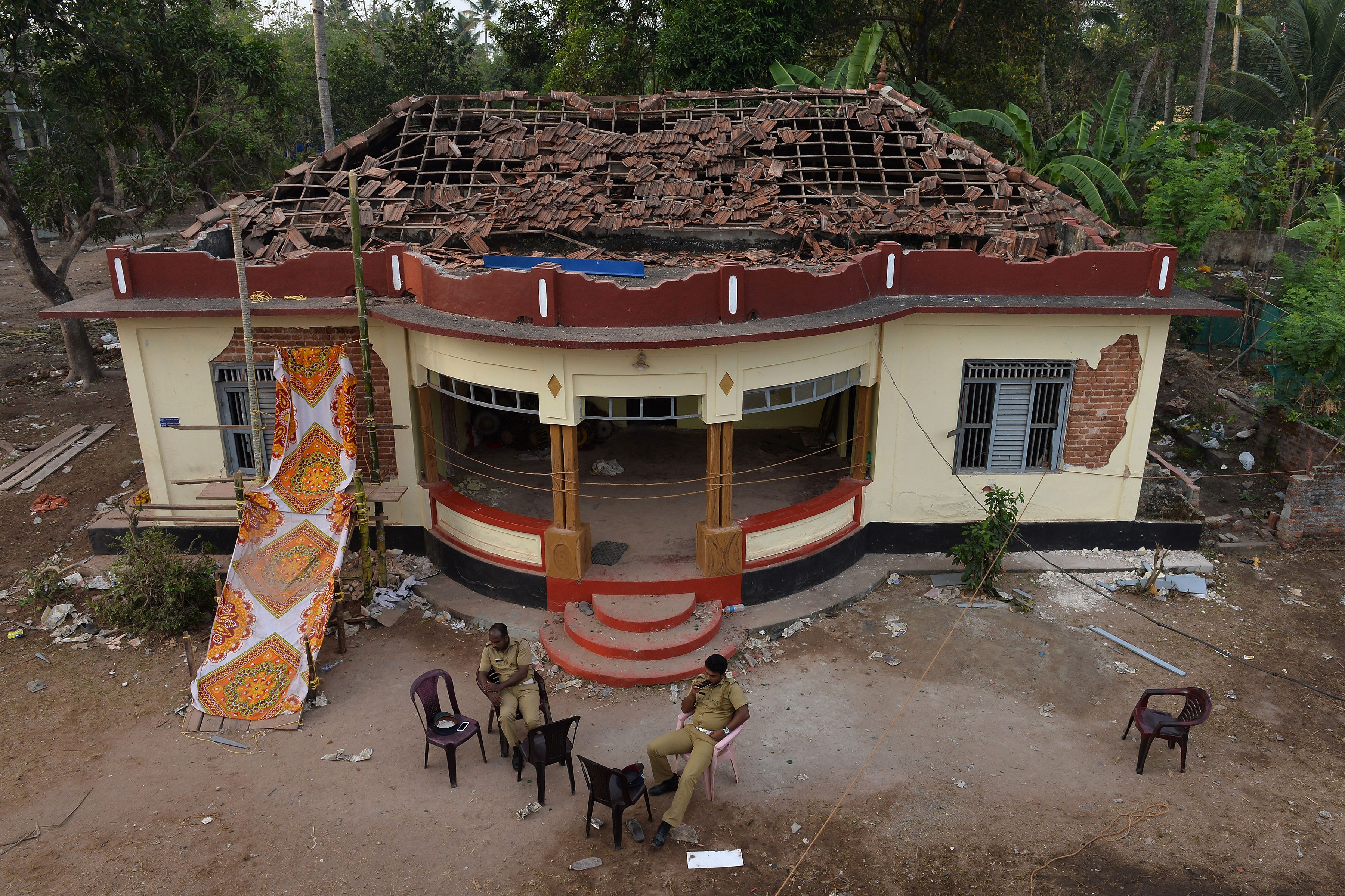 INDIA-ACCIDENT-FIRE-TEMPLE