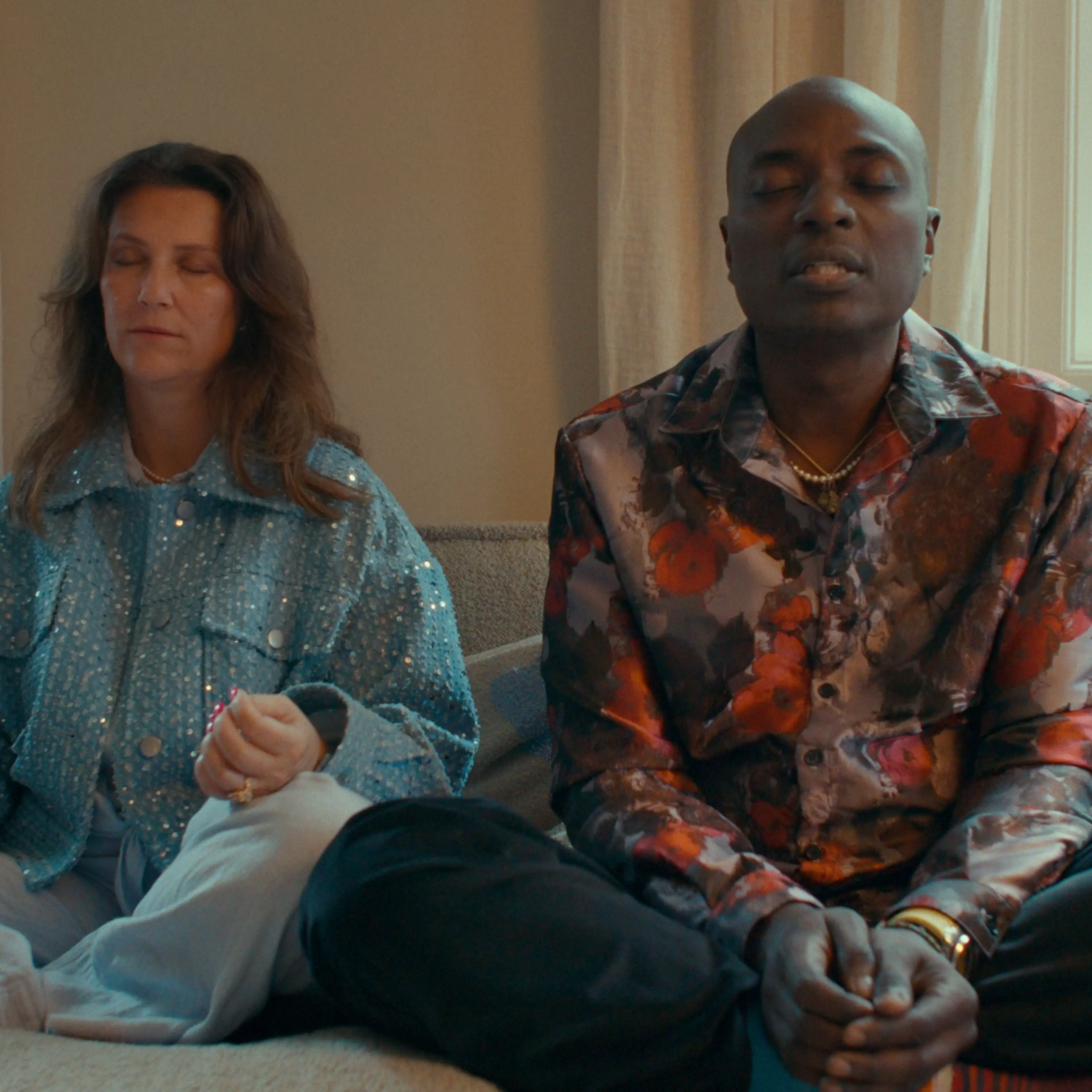 Rebel Royals. (L to R) Märtha Louise and Shaman Durek Verrett in Rebel Royals.. Cr. Courtesy of Netflix © 2025