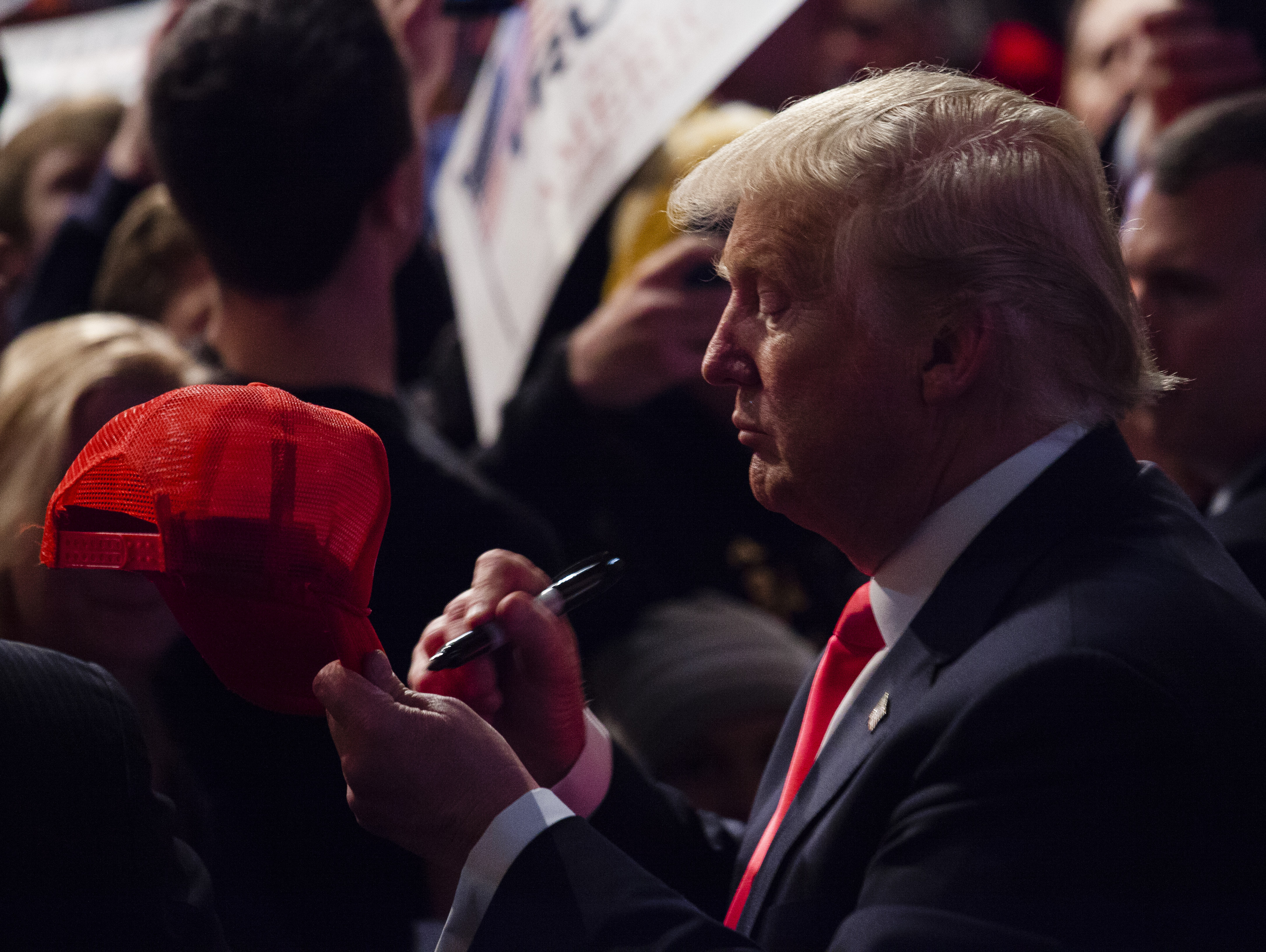 Donald Trump greets the crowd after speaking to supporters at a campaign stop on April 4, 2016 in Milwaukee, Wisconsin.