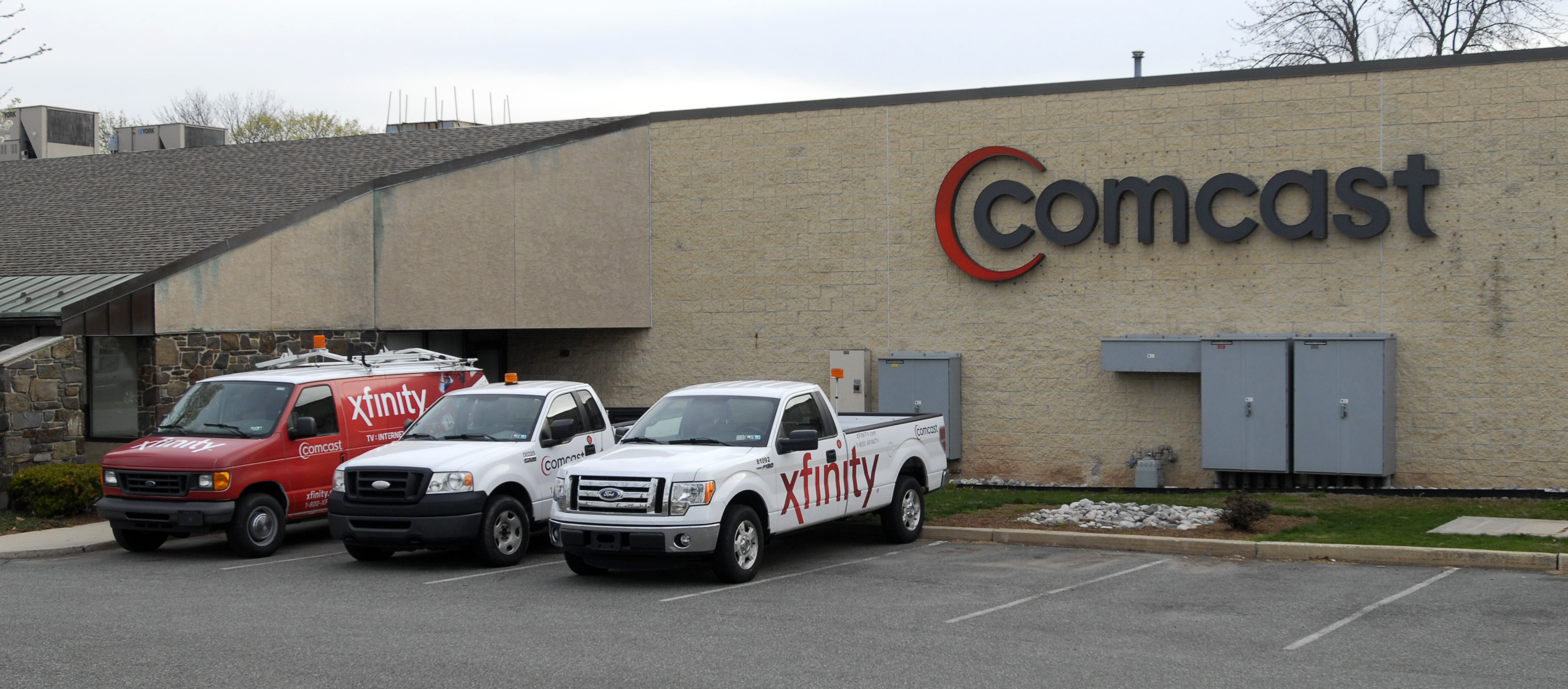 Comcast Adds TV Subscribers Again, Defying Industry Trend
