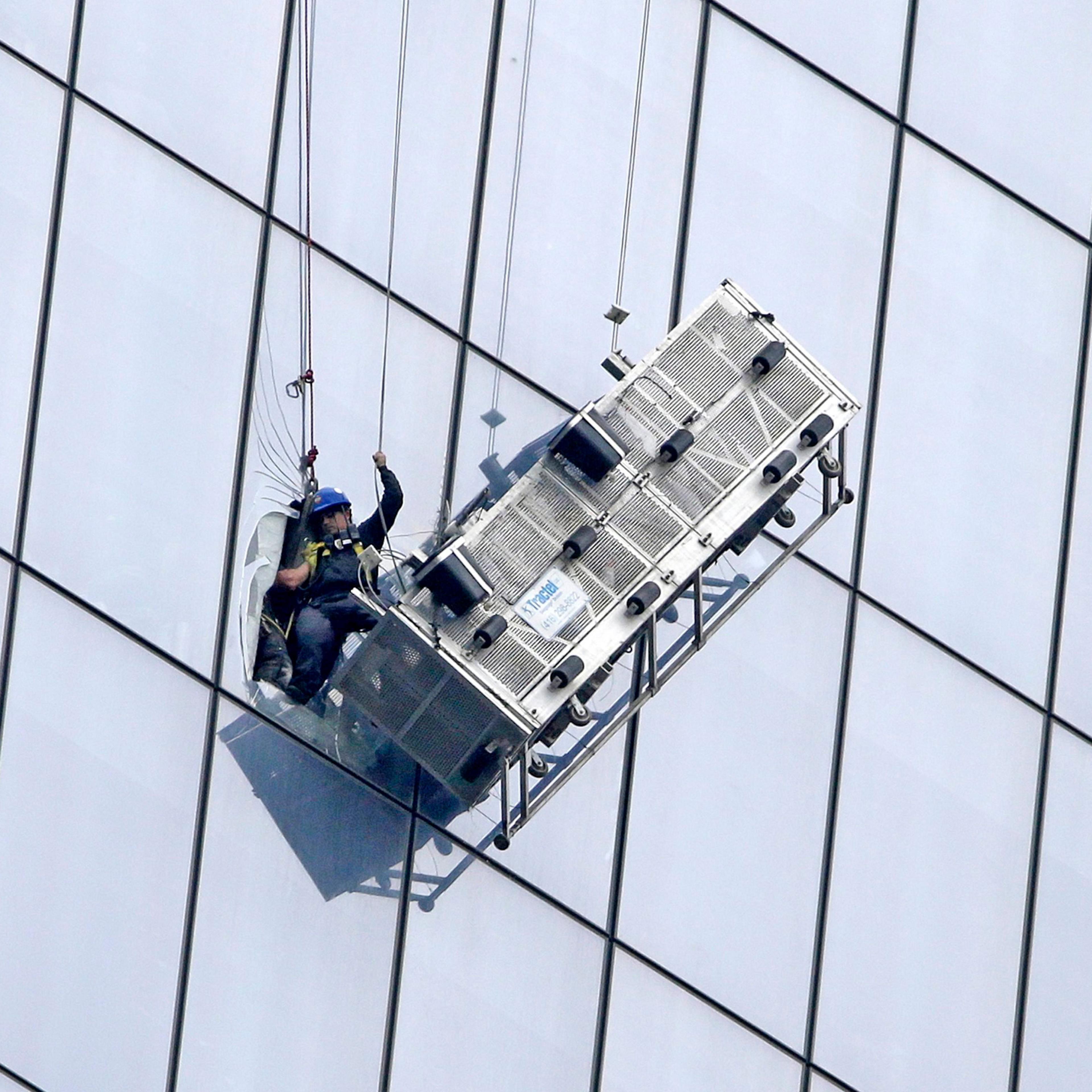 Window washers trapped alongside the Freedom Tower
