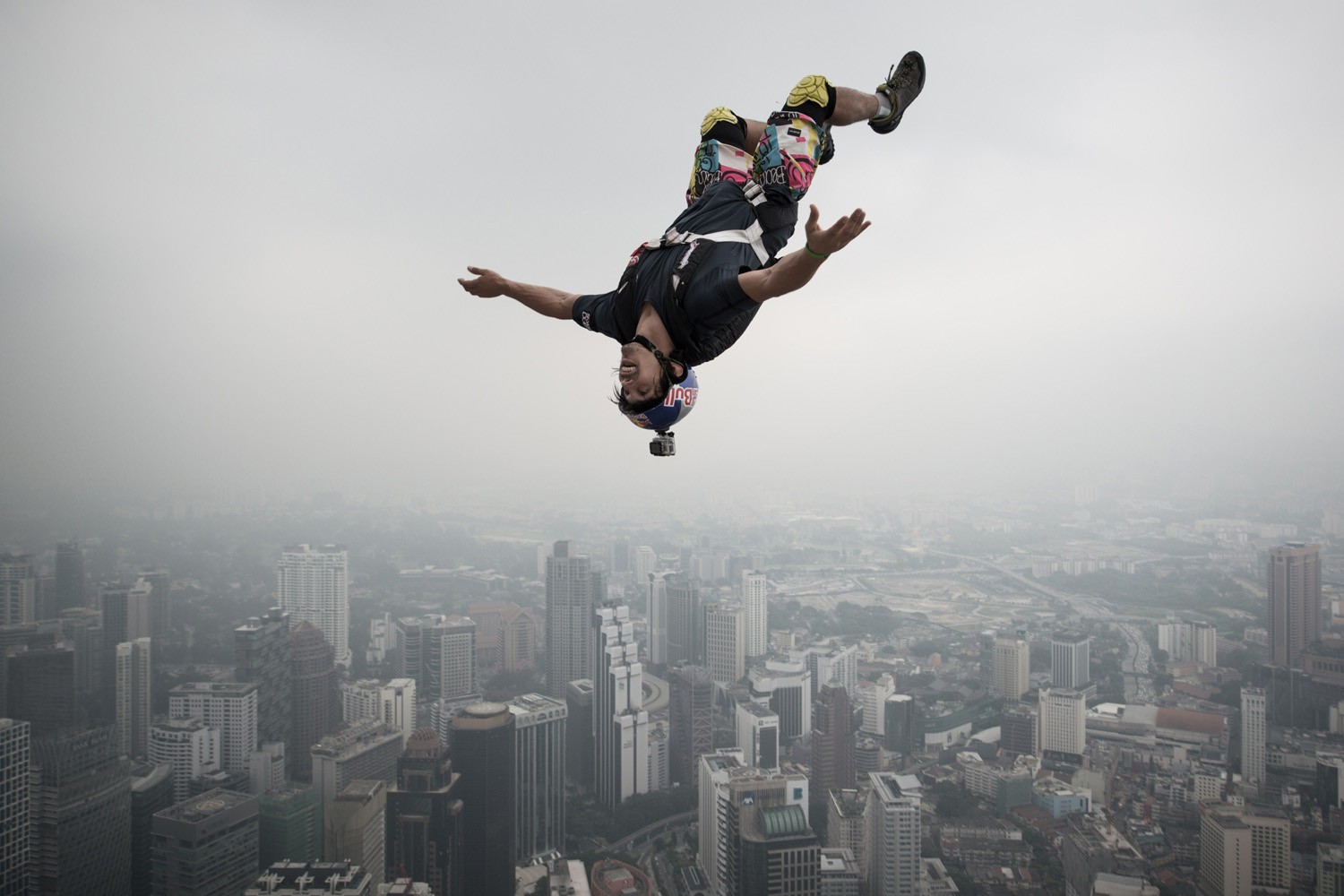 TOPSHOTS-MALAYSIA-LIFESTYLE-BASEJUMPING