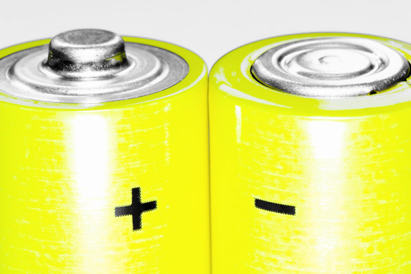 Physics Professor Analyzes Whether No-Name Batteries Are a Better Value ...