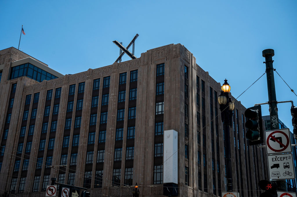 Musk Declares Fan-Submitted 'X' New Twitter Logo In Abrupt Shift