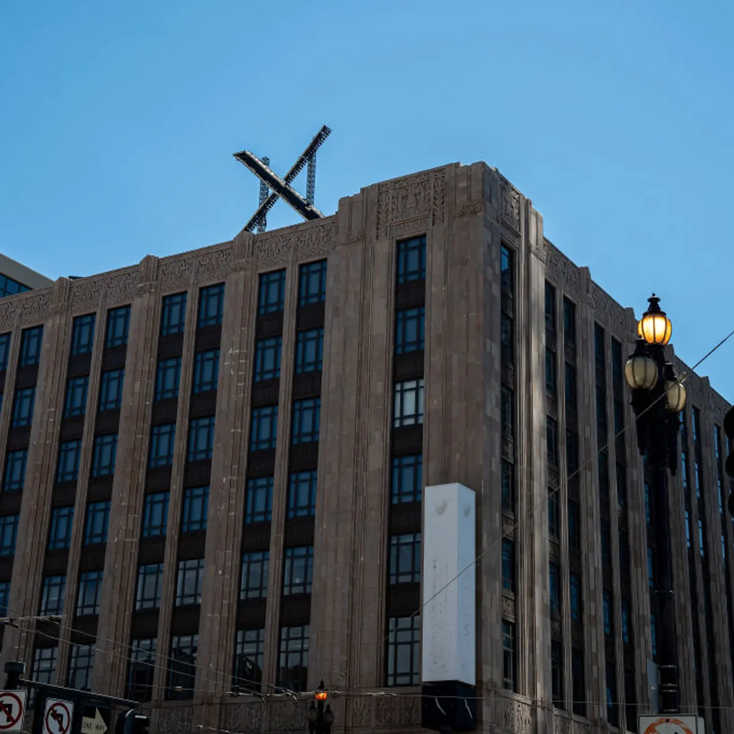 Musk Declares Fan-Submitted 'X' New Twitter Logo In Abrupt Shift