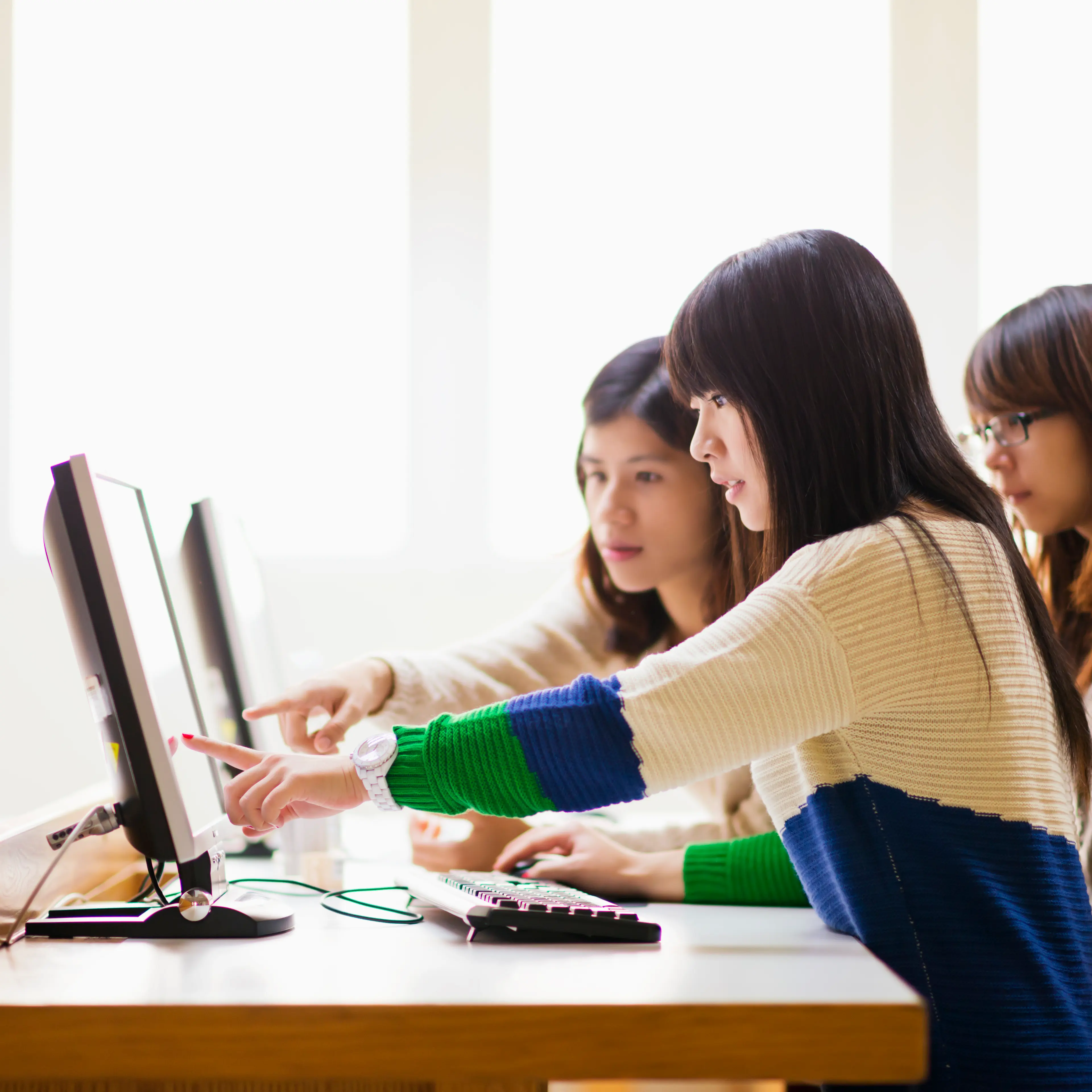 University students use computer