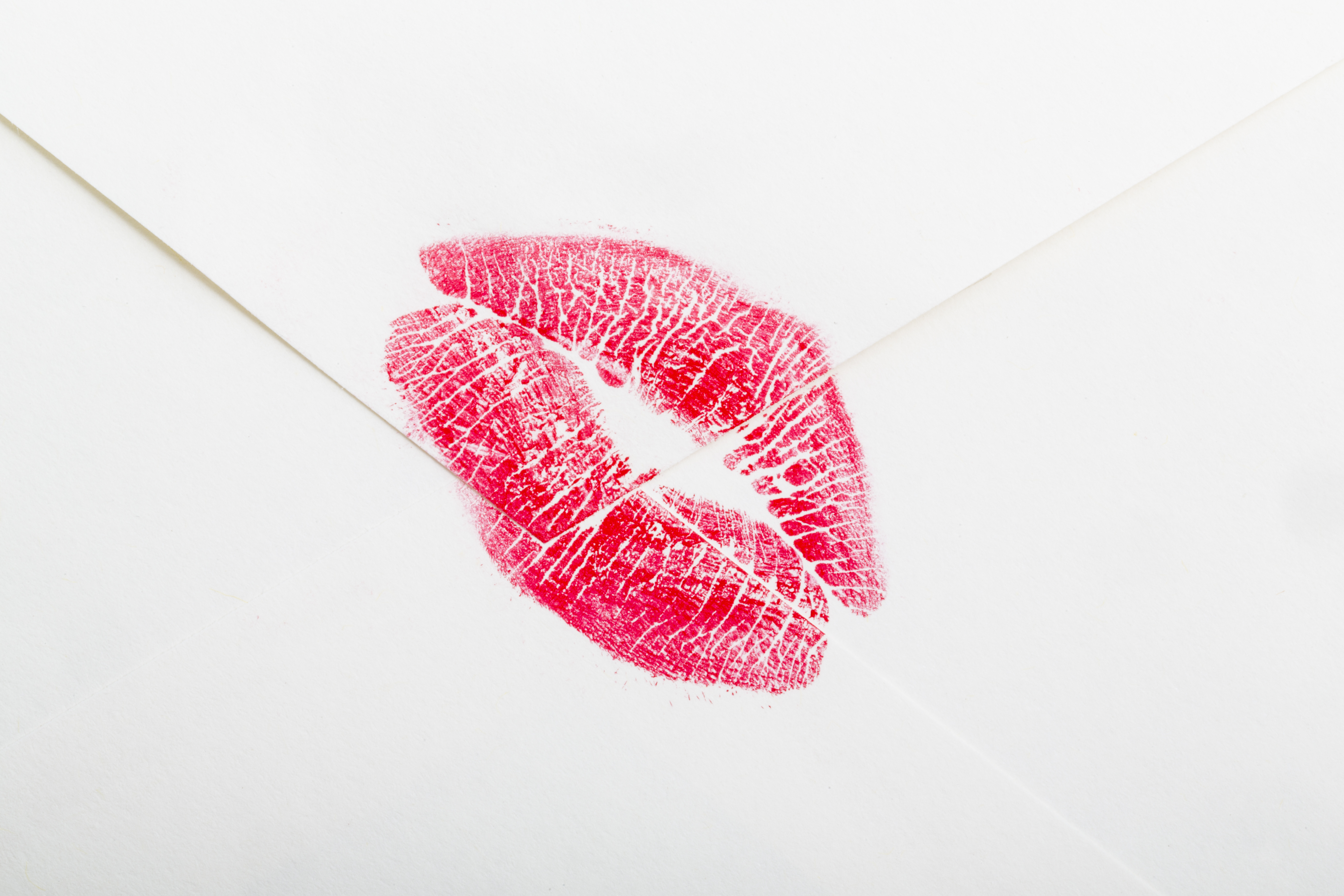 lip-prints-envelope