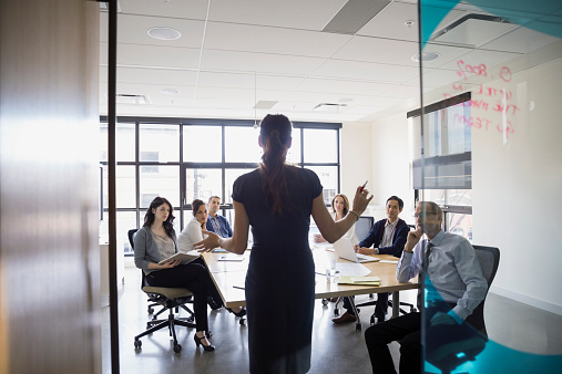 businesswoman-leading-meeting