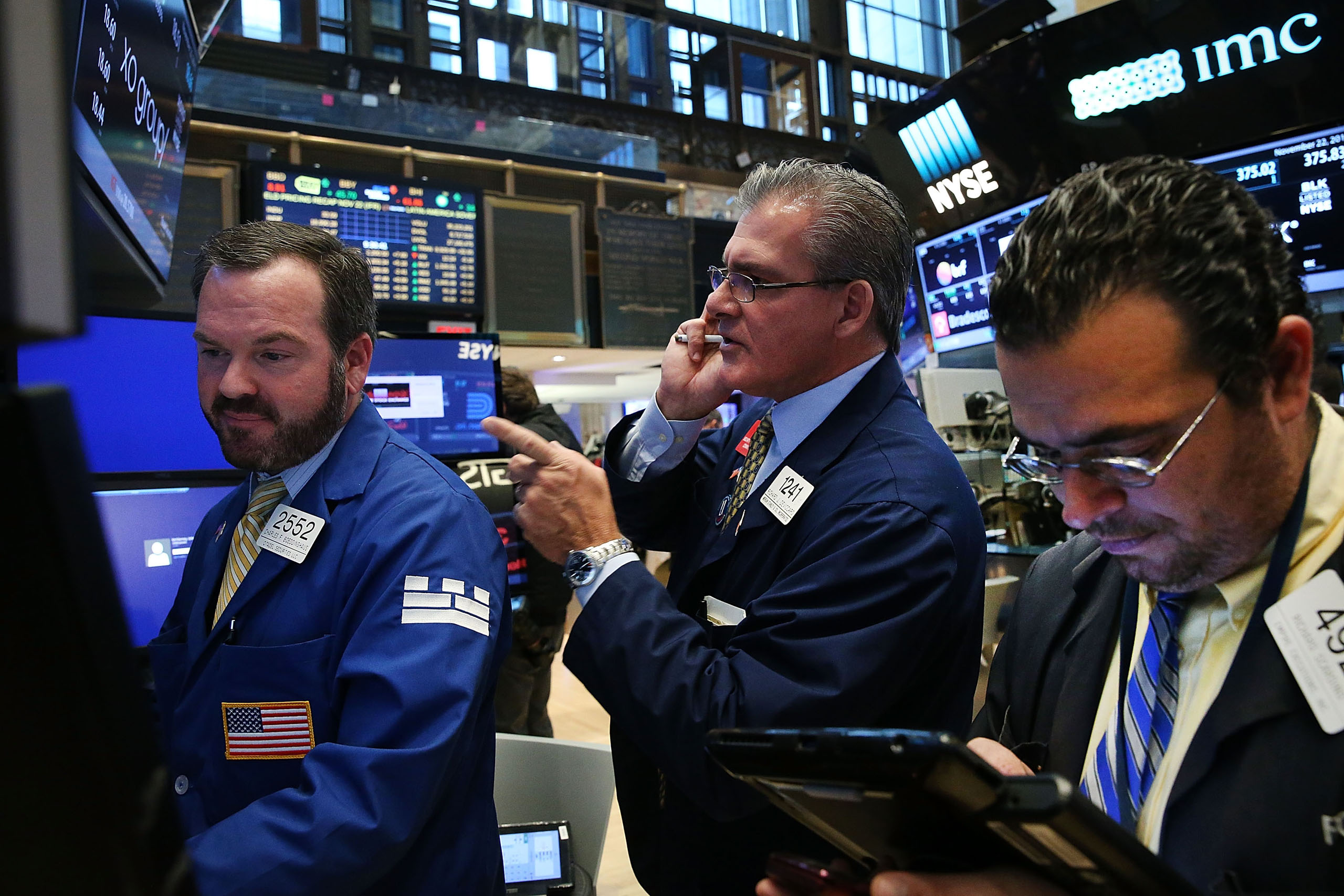 Dow Climbs Over 19,000 For First Time As Stock Rally Continues