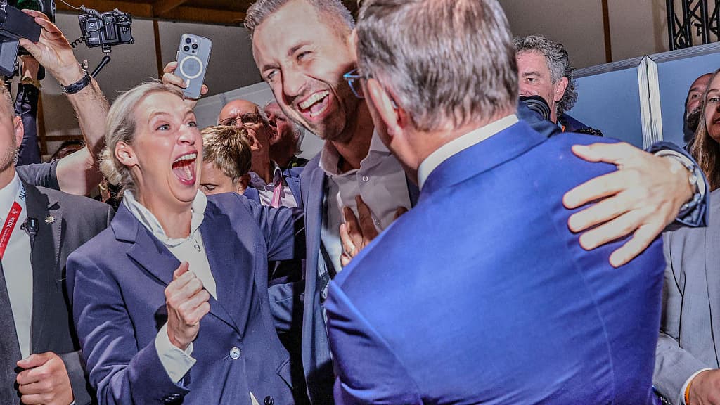 AfD sobe. O centro político da Alemanha falha.