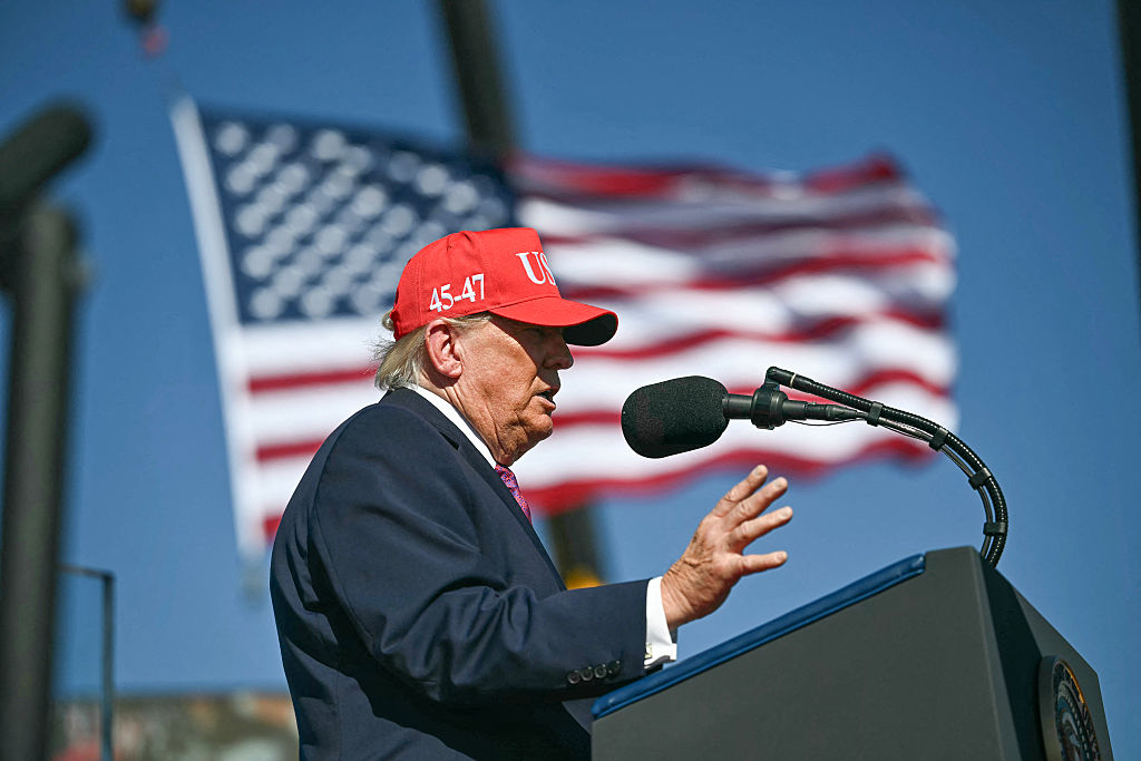 Trump Says Leakers ‘Should Be Shot’ and Rails Against Media at Rally