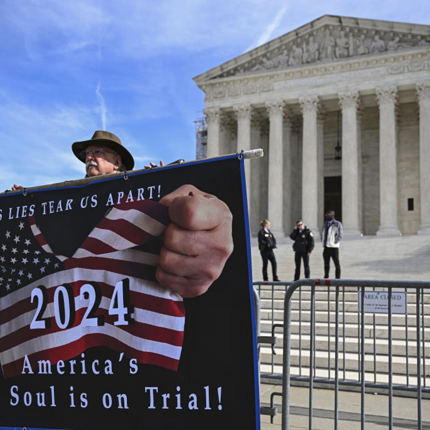 US Supreme Court hears arguments on Trump ballot case in Washington
