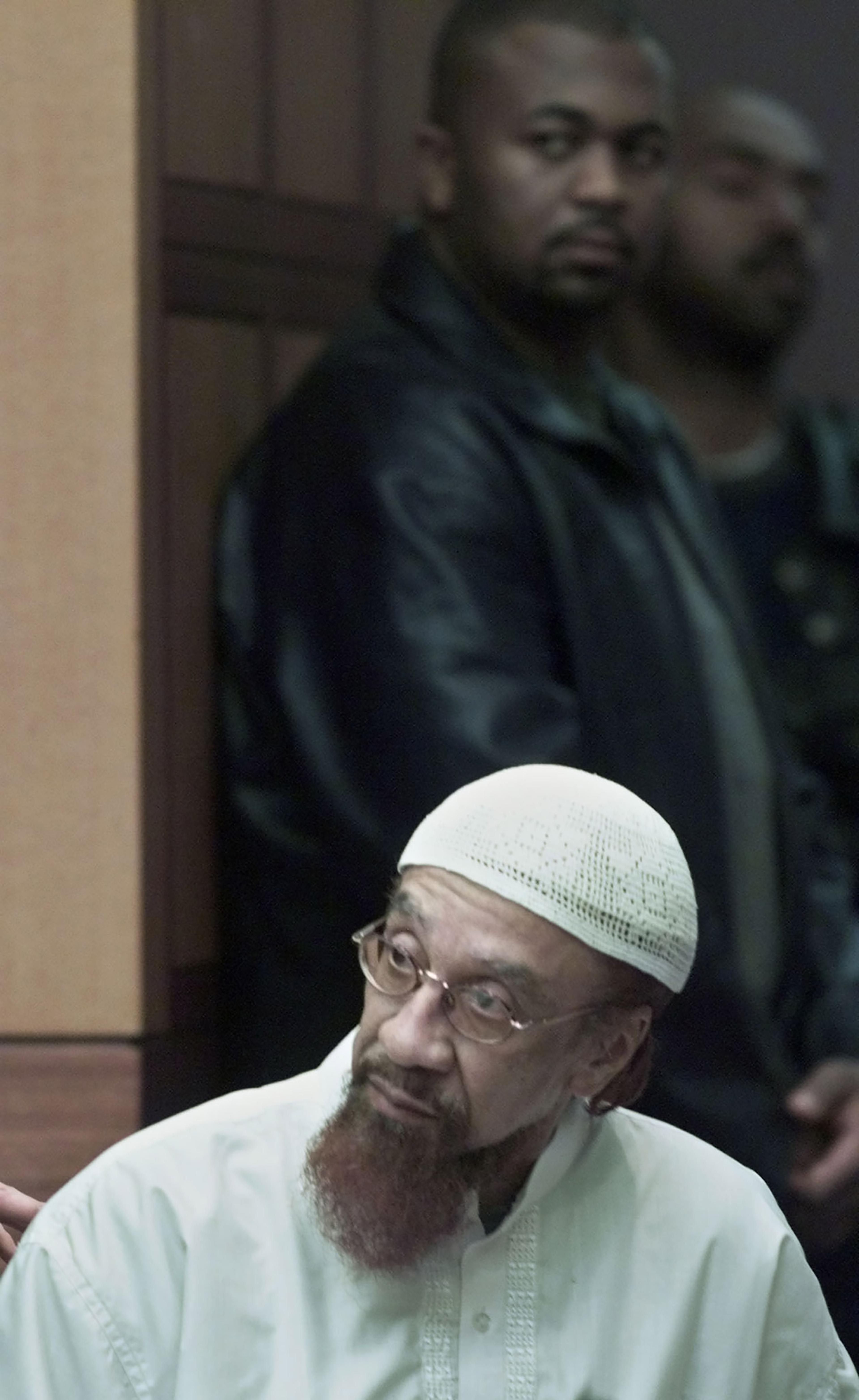 Al-Amin during jury selection while on trial in 2002 on charges of murdering one Fulton County sheriff’s deputy and wounding another