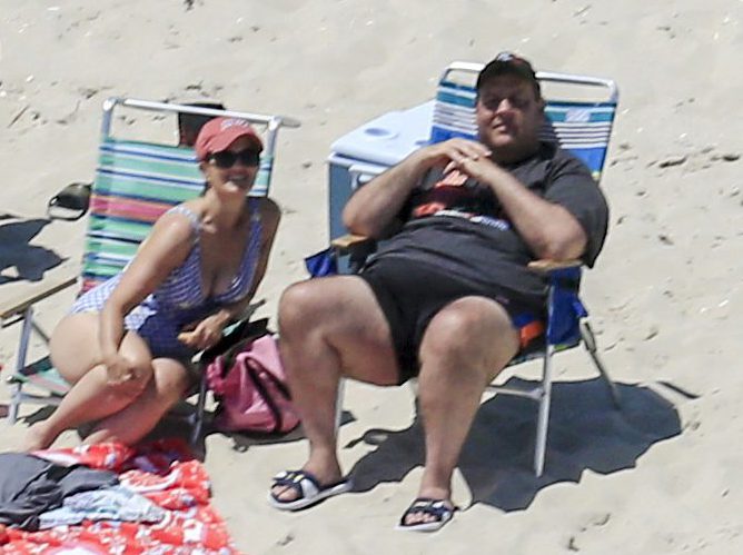 APTOPIX Christie vs Insurer Budget
