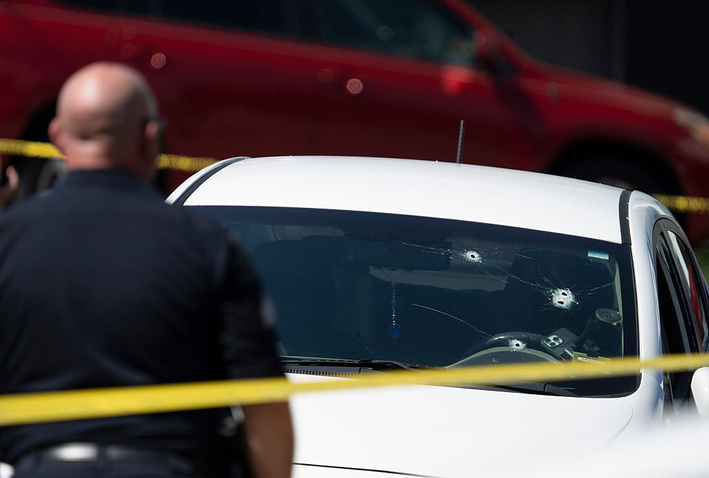 ICE Pausing Most Traffic Stops Following Deadly Shootings In Maine and Texas, Sources Say