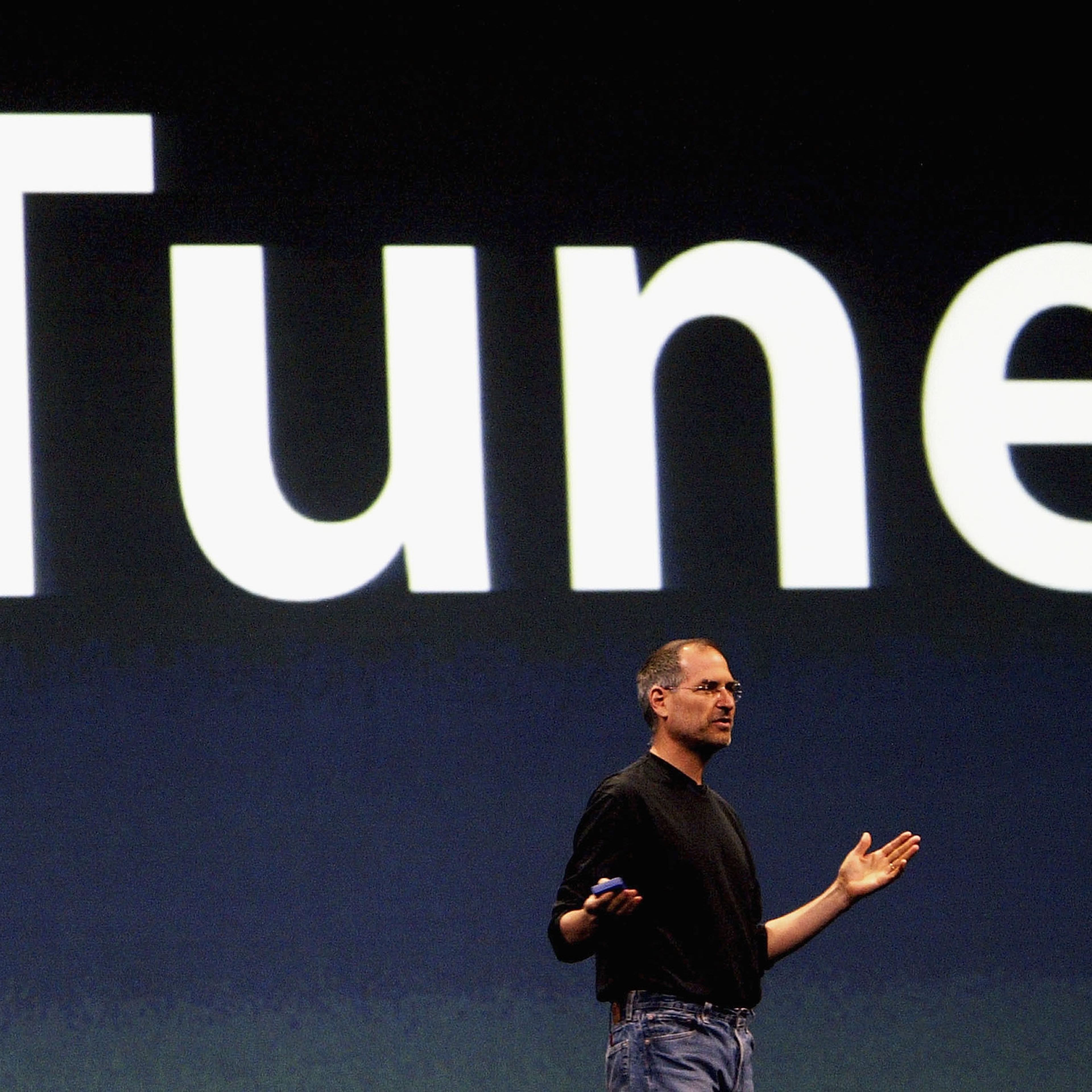 Apple Launch iTunes Music Store In London