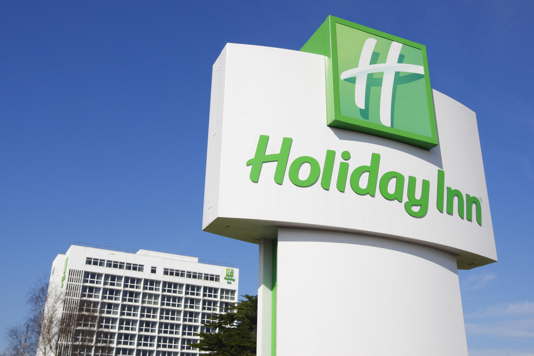 Holiday Inn 60th Anniversary: A Look Back at How the Chain Changed the ...