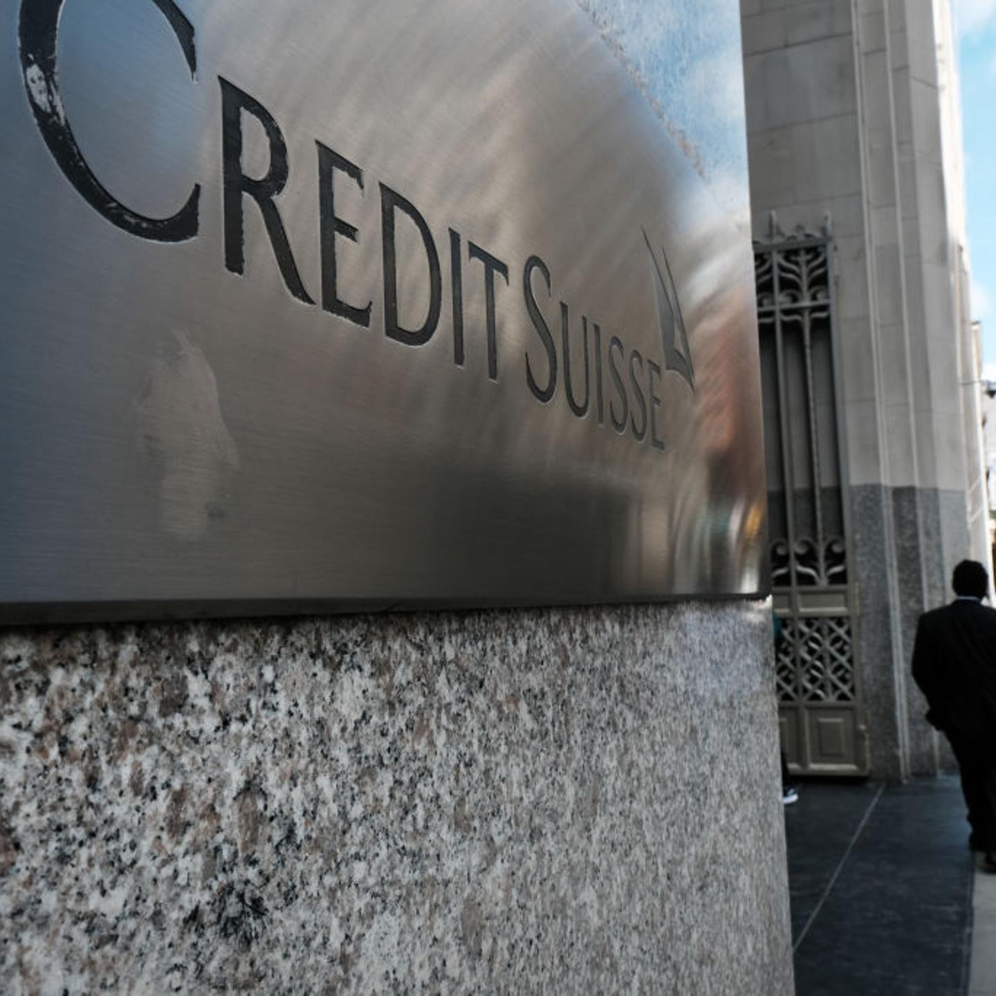 Credit Suisse Shares Drop 30% As Concerns Over Banking Crisis Continue