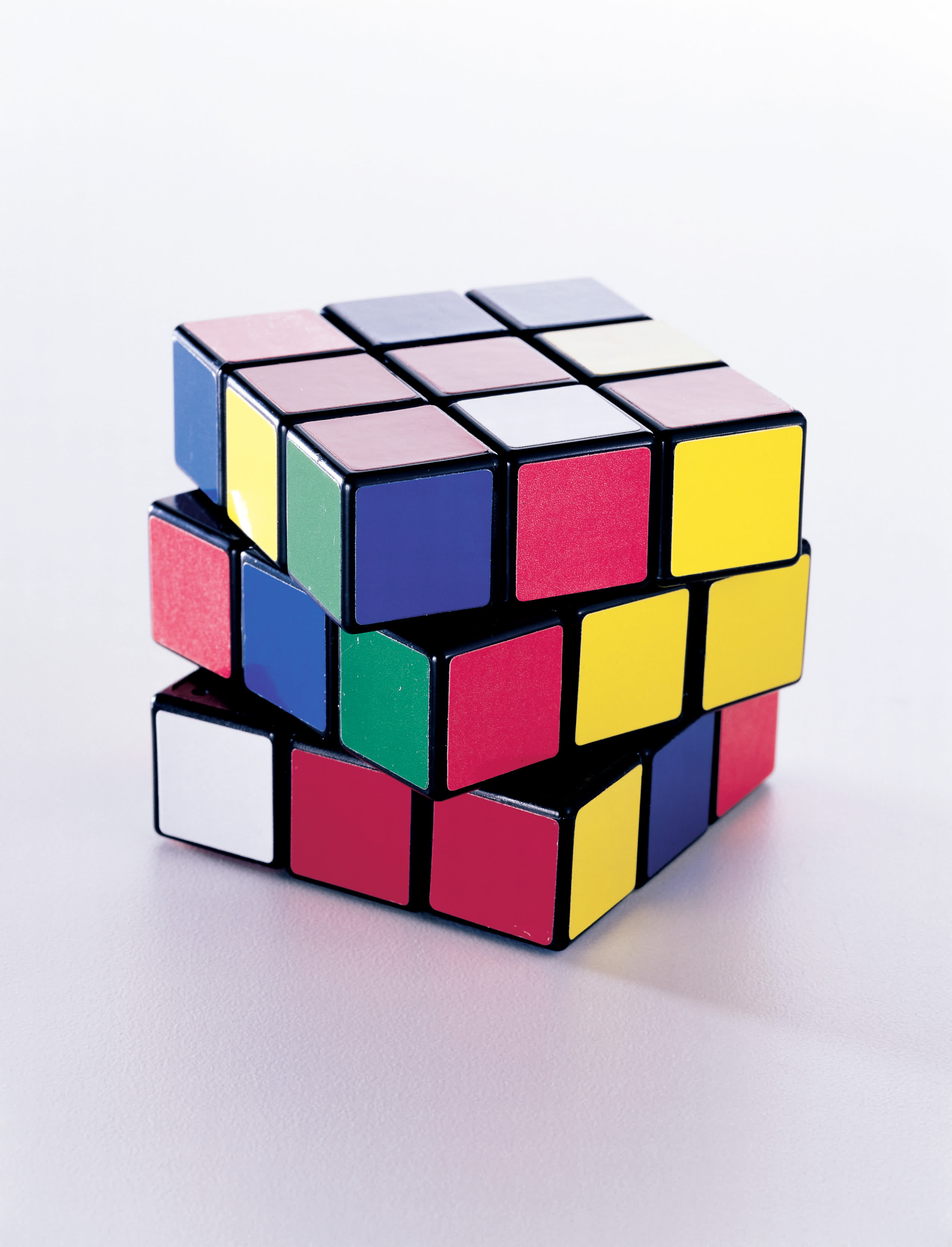 Watch This Man Solve a 17x17x17 Rubik's Cube in a Timelapse