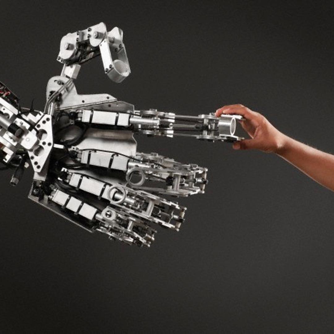 robot-boy-shaking-hands