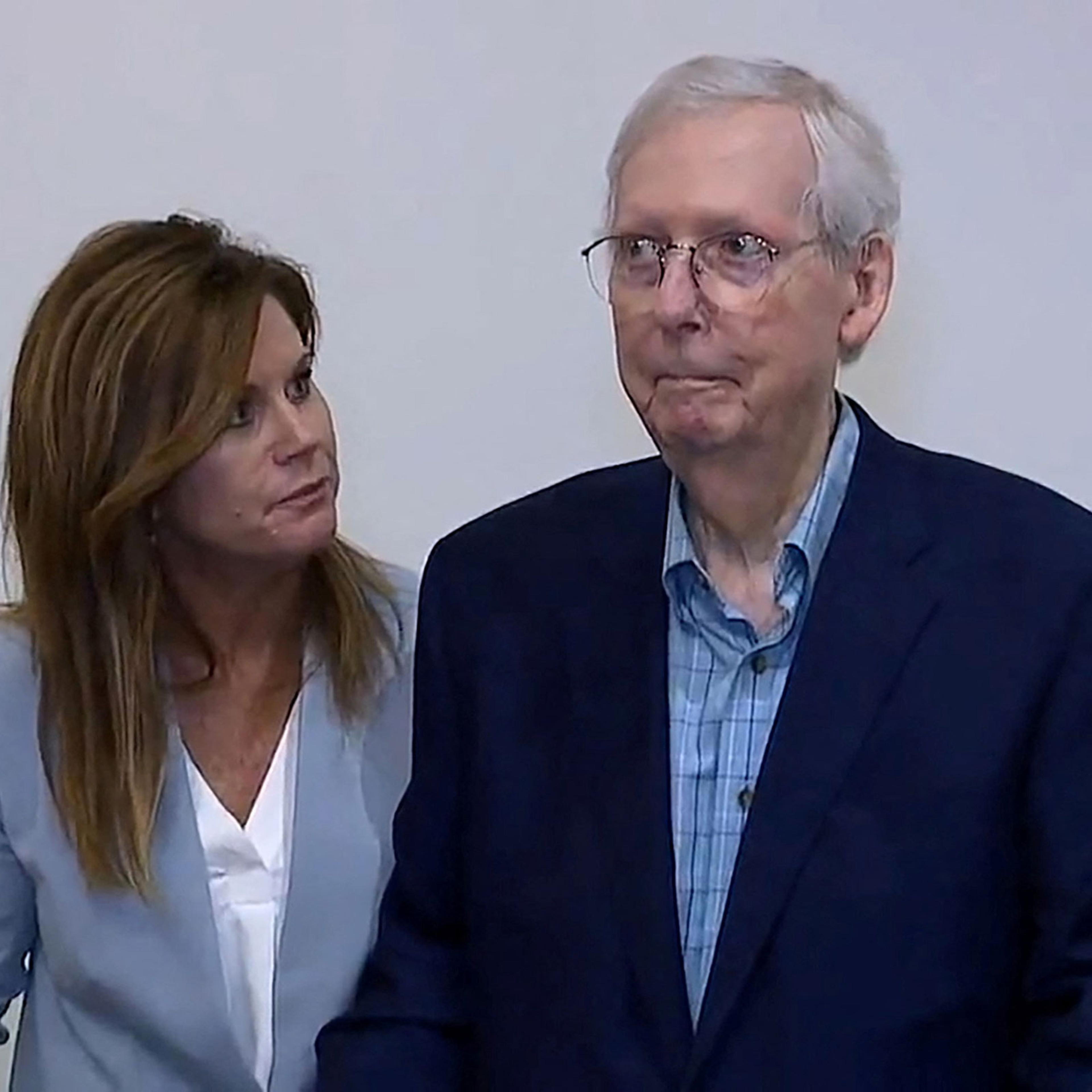 Top U.S. Senate Republican Mitch McConnell appears to freeze up in Covington