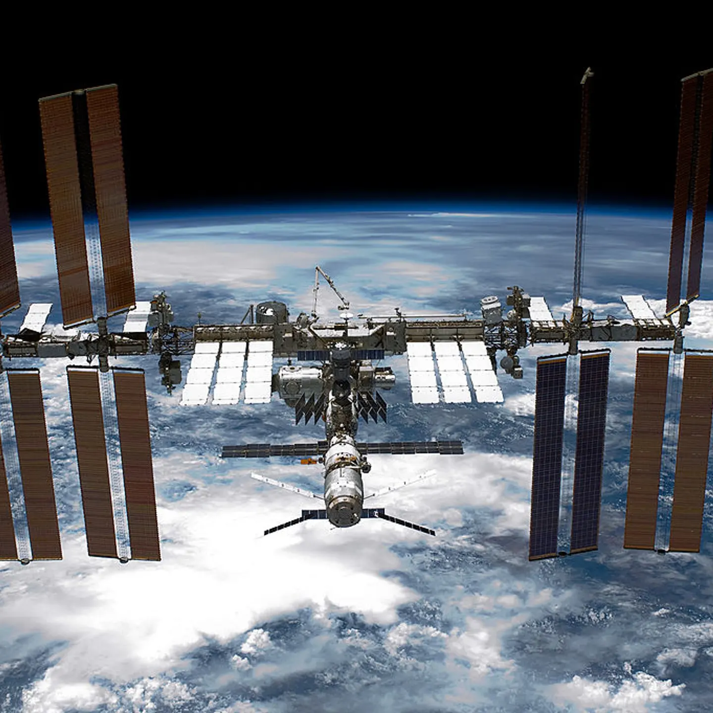 Space Shuttle Endeavour Makes Last Trip To ISS Under Command Of Astronaut Mark Kelly