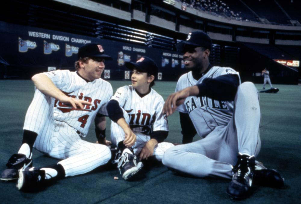 Timothy Busfield, Luke Edwards and Ken Griffey Jr. in Little Big League