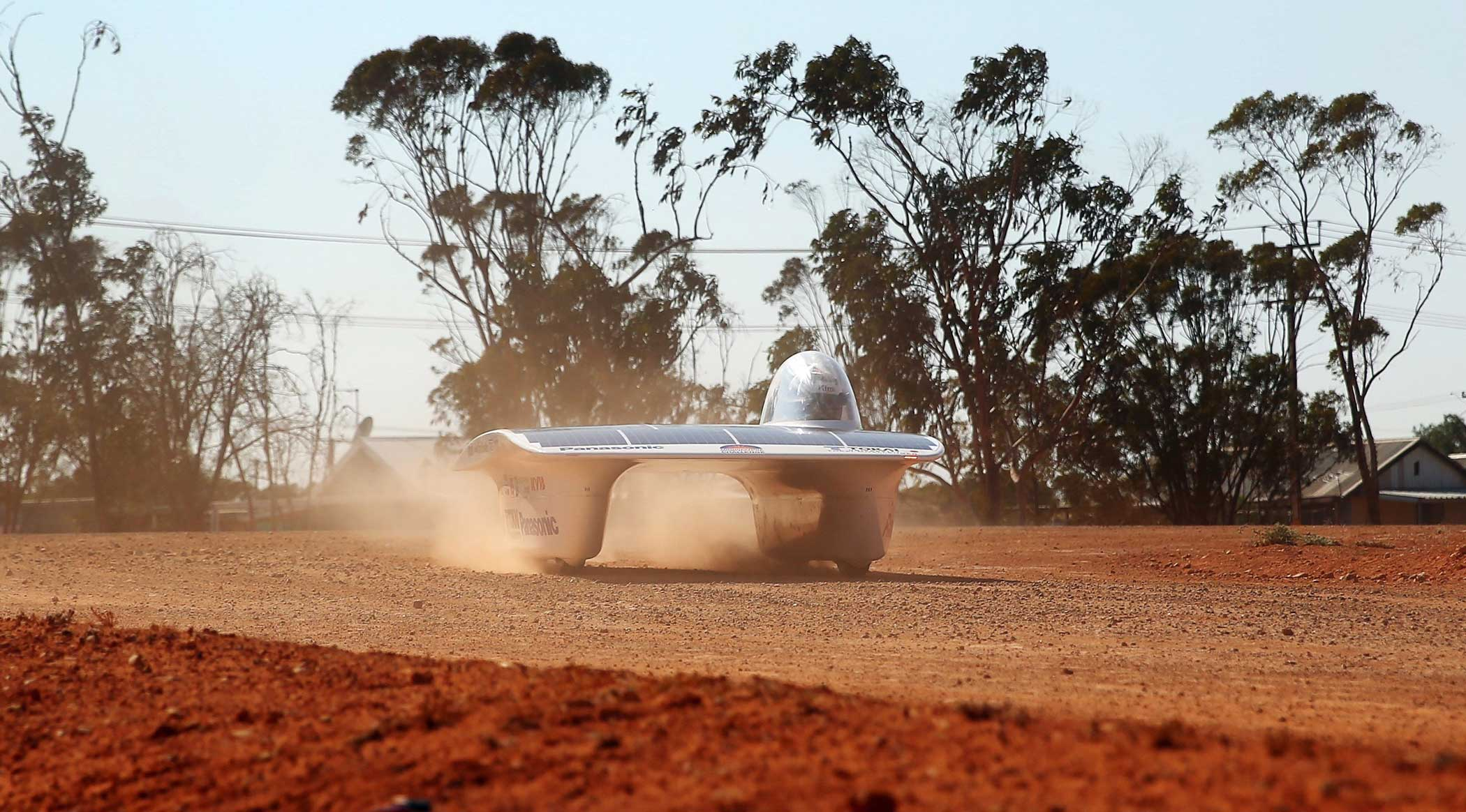 World Solar Challenge: See the Solar-Powered Cars Racing