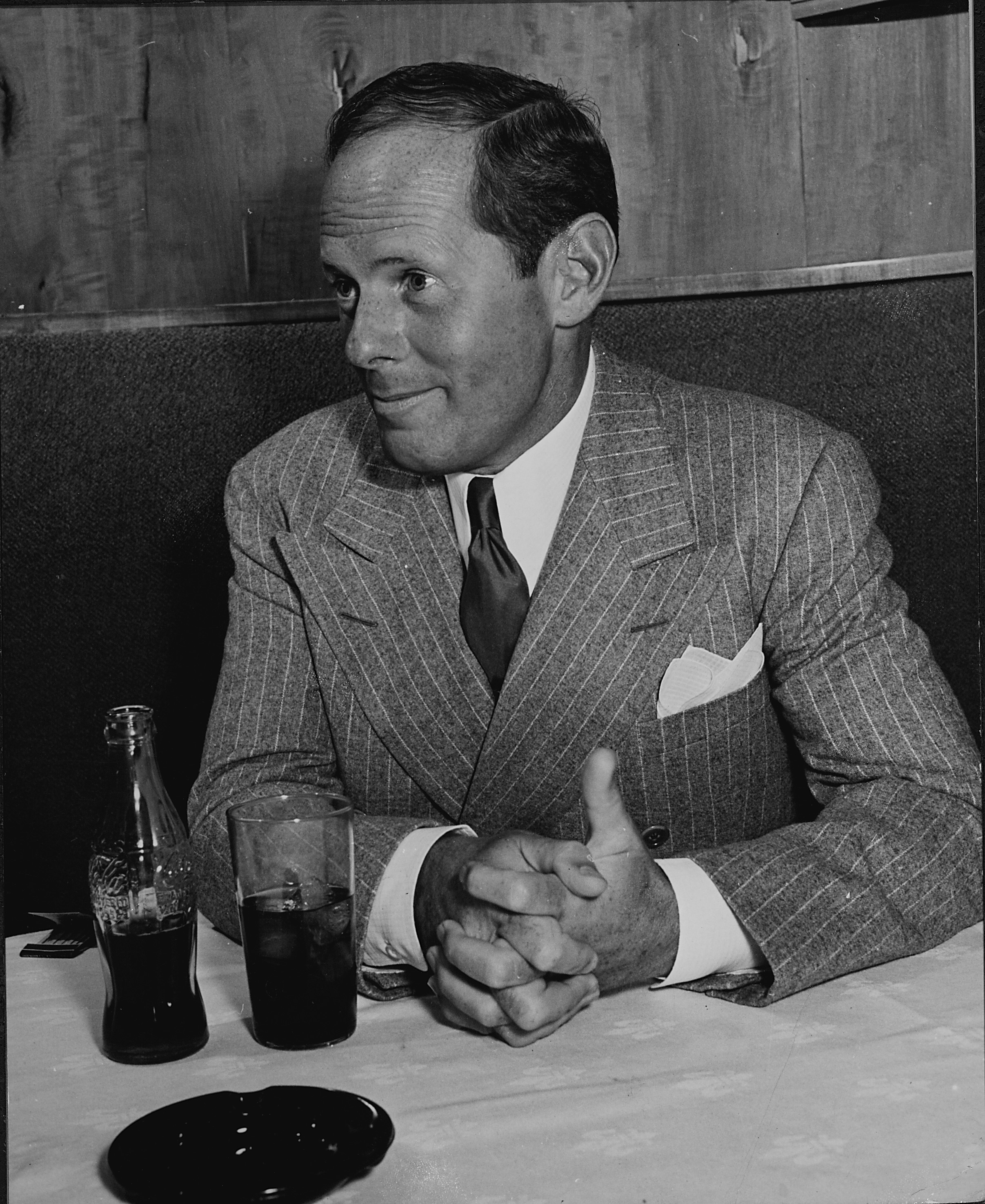 Nightclub Hand Signals: A Primer From New York's Legendary Stork Club
