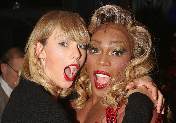 Taylor Swift and Todrick Hall as 'Lola' pose backstage at the hit musical 'Kinky Boots' on Broadway at The Al Hirschfeld Theater on November 23, 2016 in New York City.