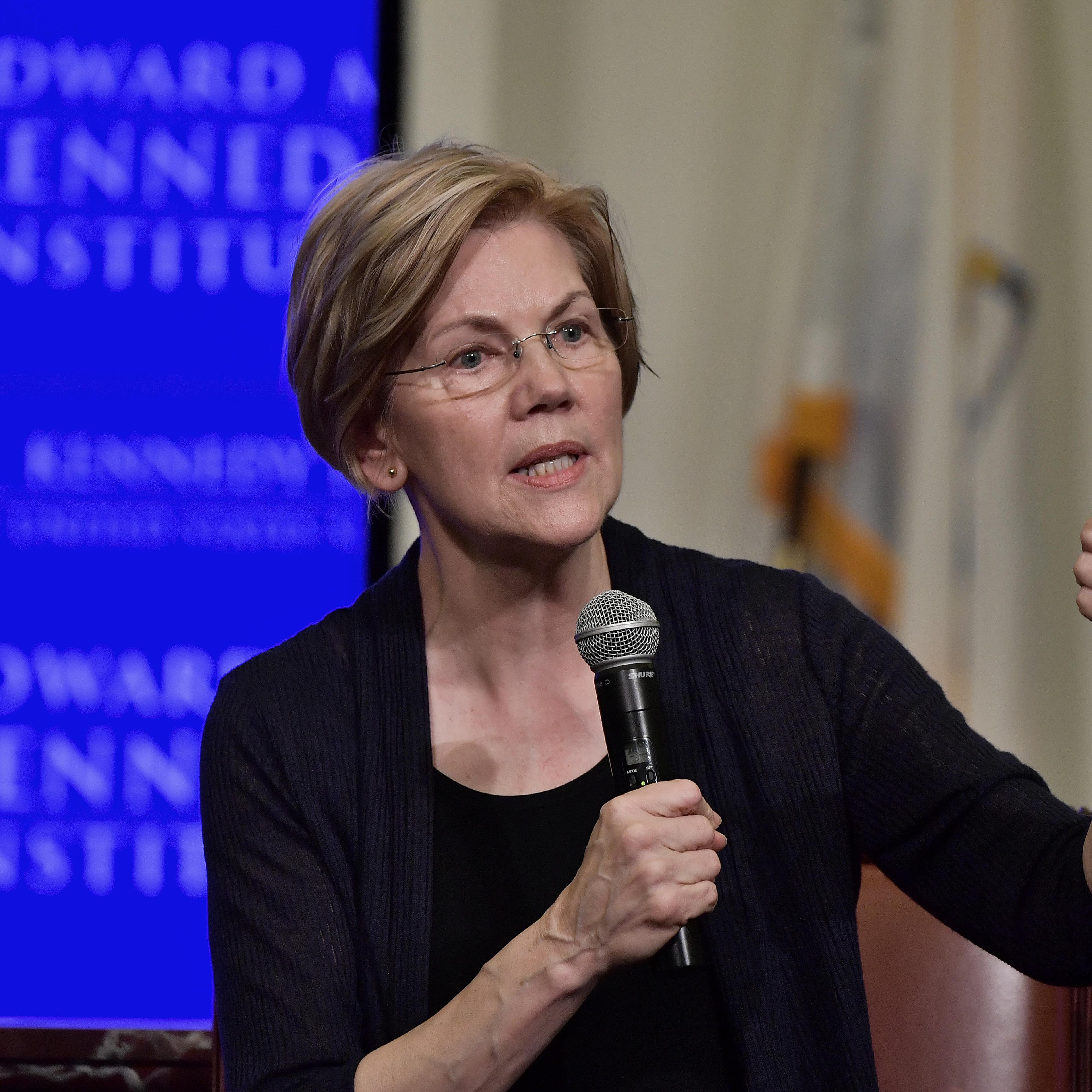 Pod Save America With Elizabeth Warren