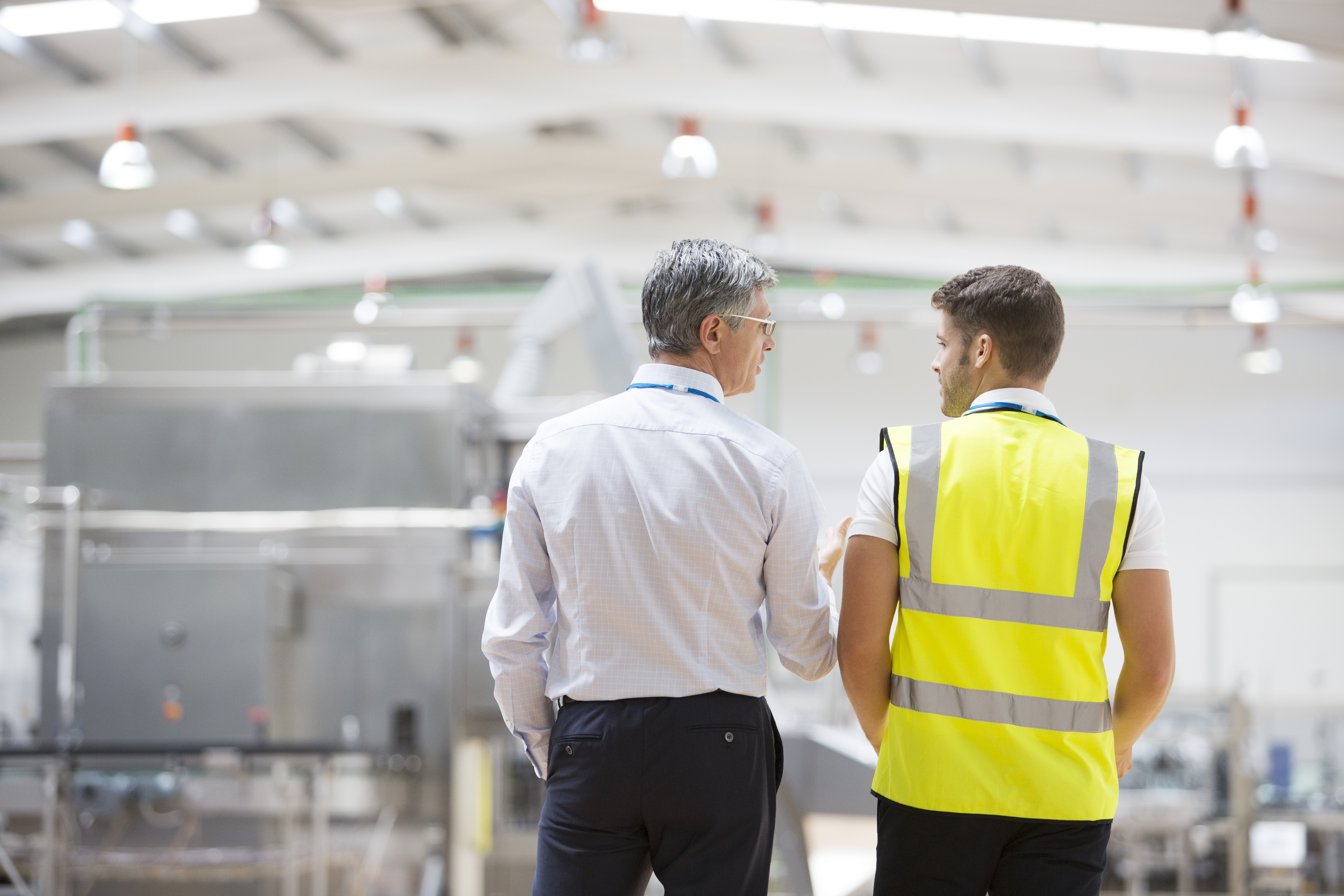 warehouse-workers-talking