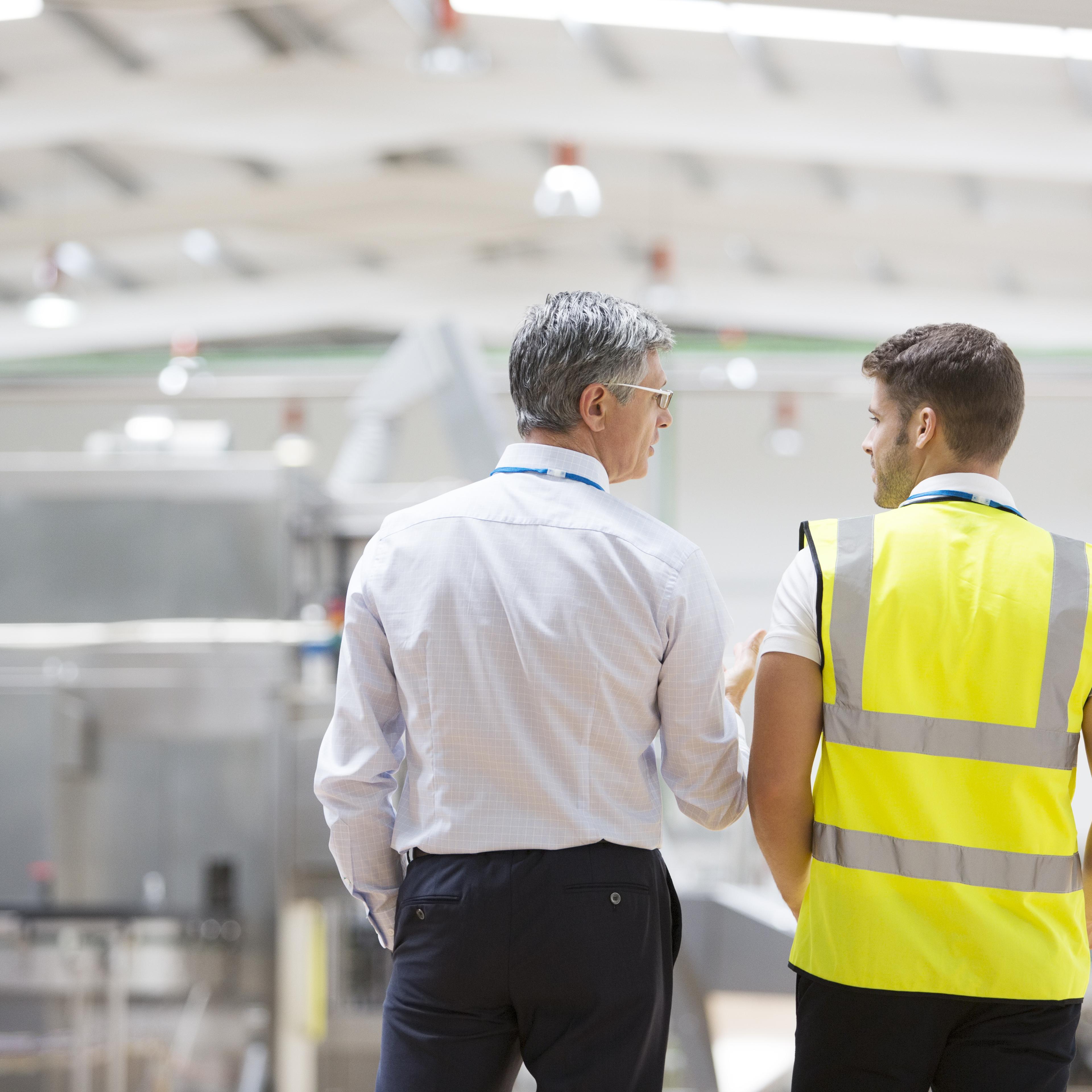 warehouse-workers-talking