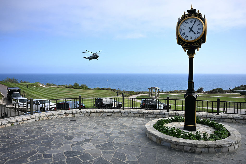 Feds Investigate Armed Man Arrested at Trump Golf Course Before President&rsquo;s Visit